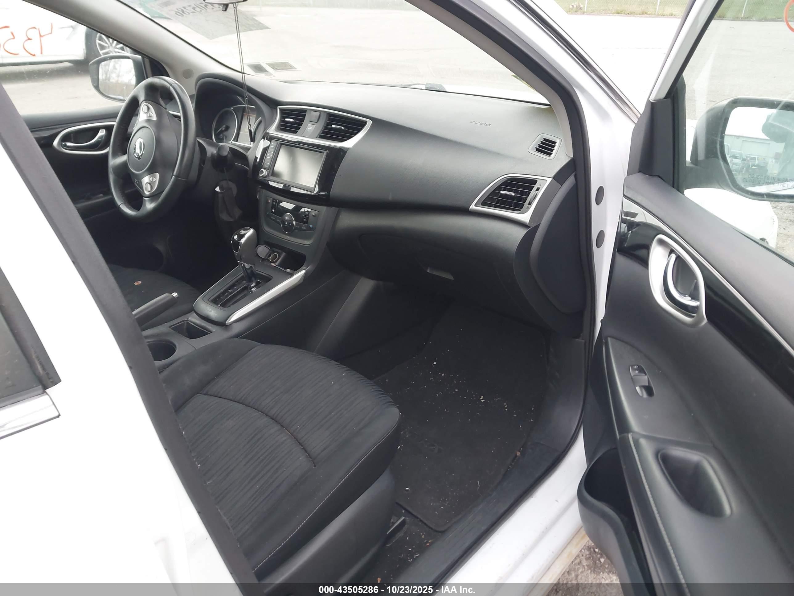NISSAN SENTRA image 5