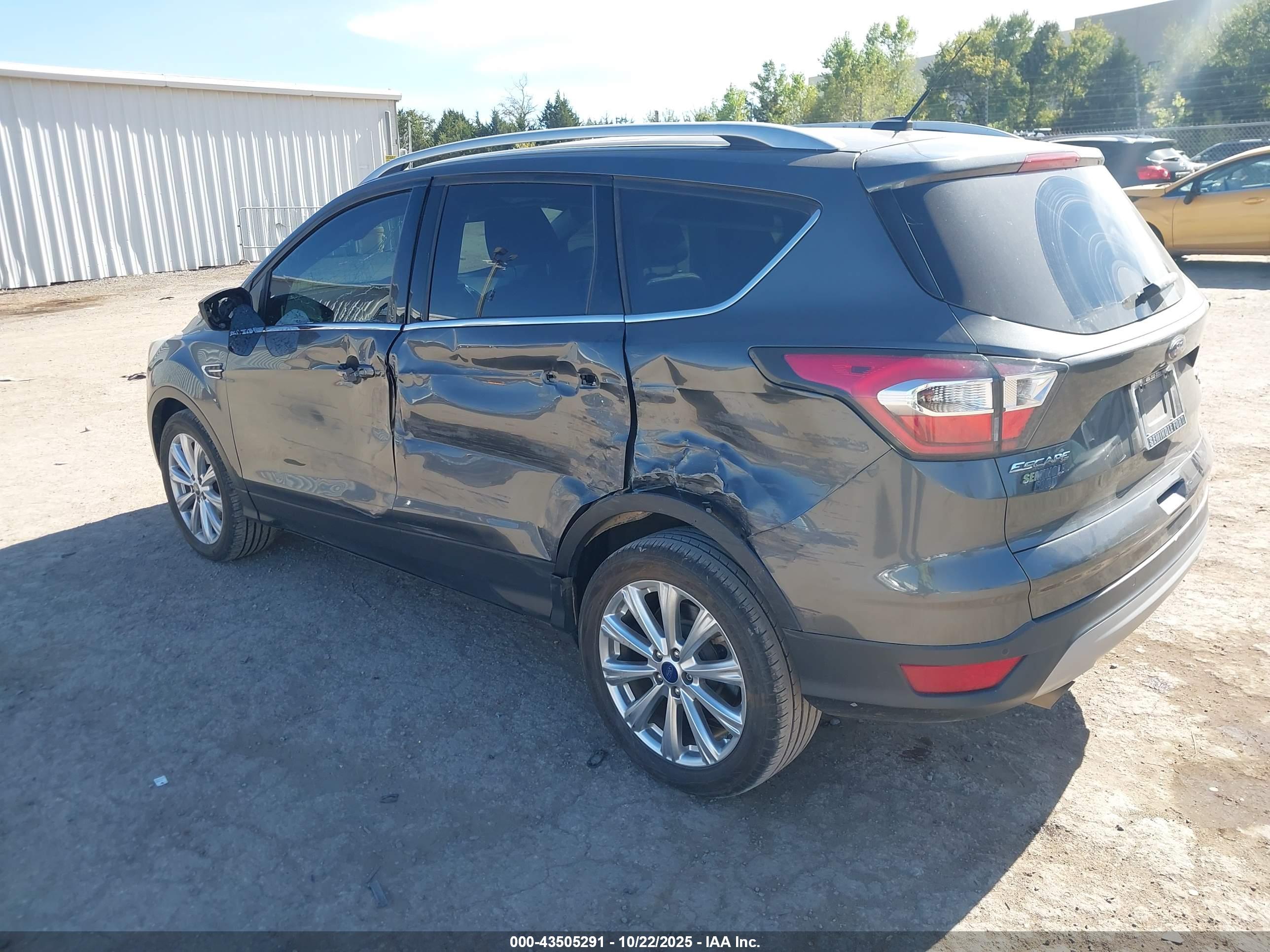 FORD ESCAPE image 3