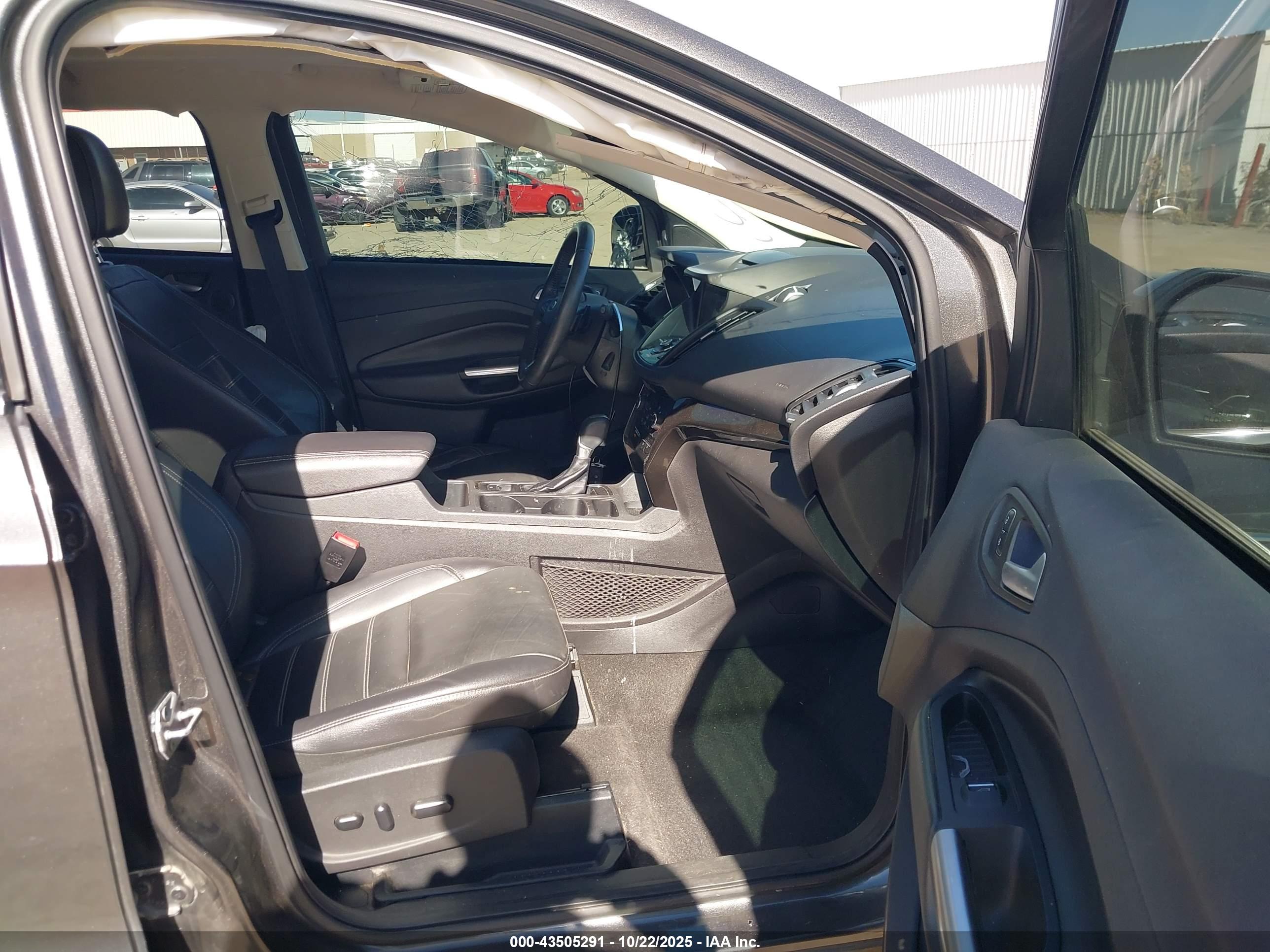 FORD ESCAPE image 5
