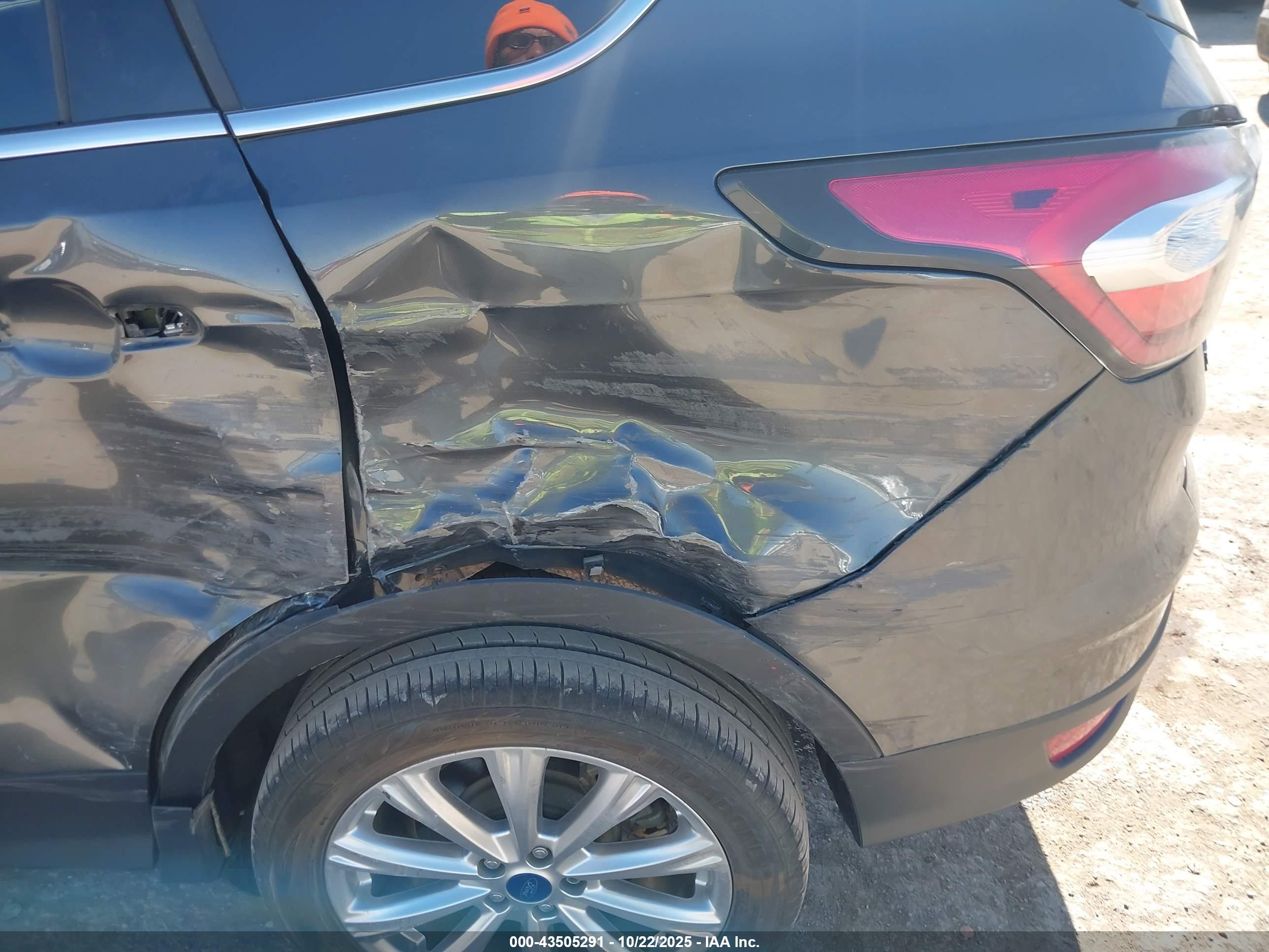 FORD ESCAPE image 6
