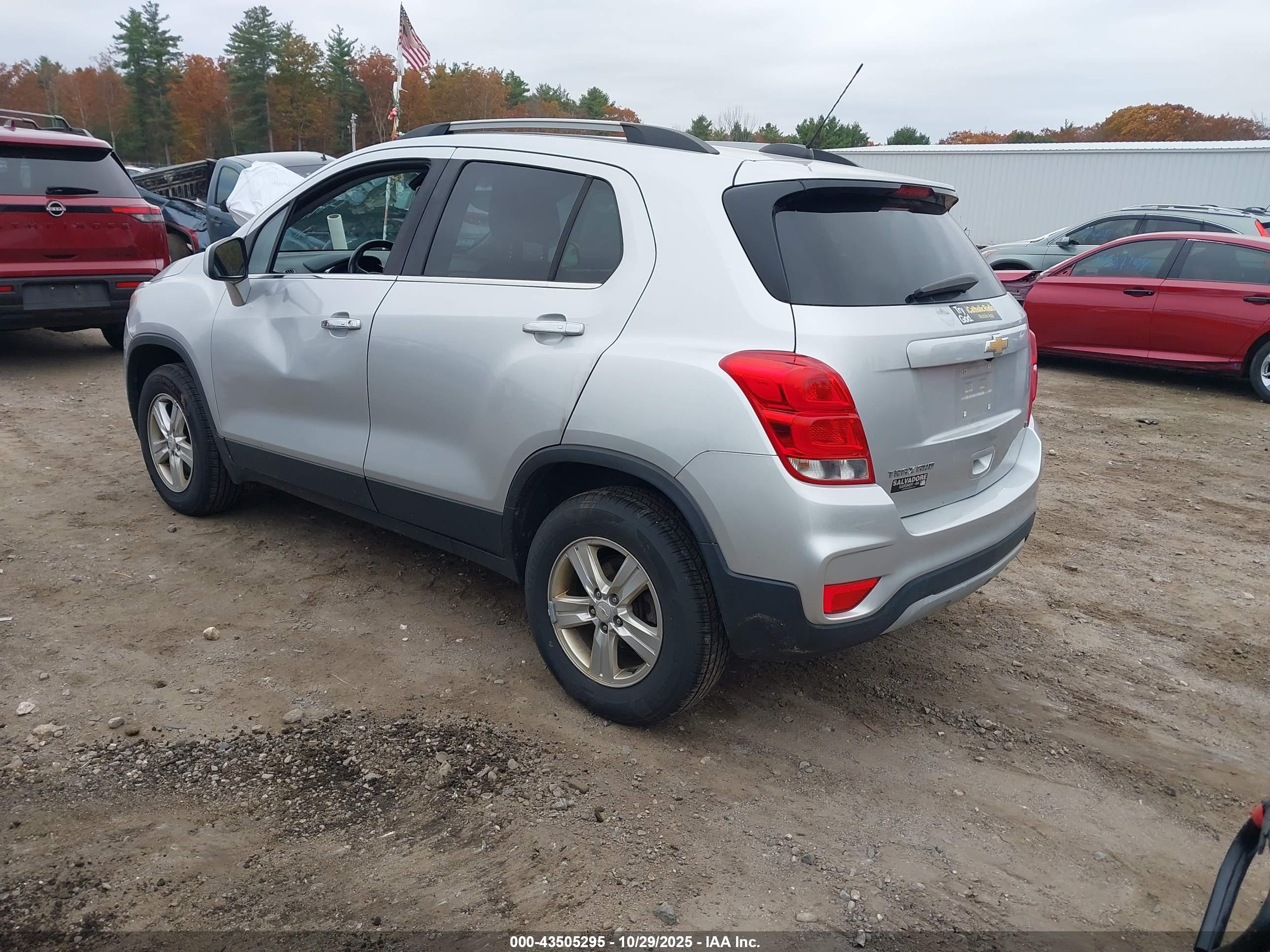 CHEVROLET TRAX image 3