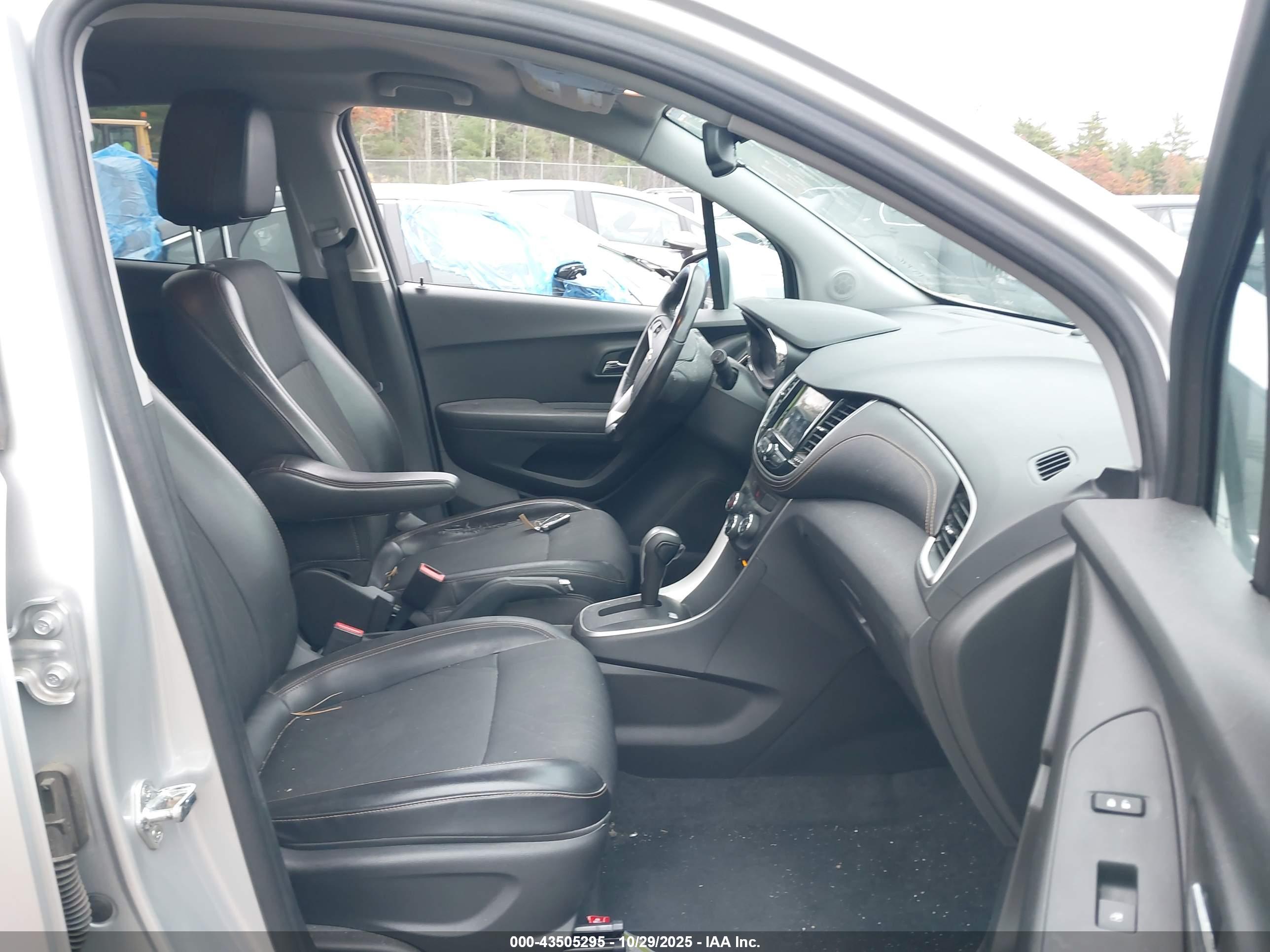 CHEVROLET TRAX image 5
