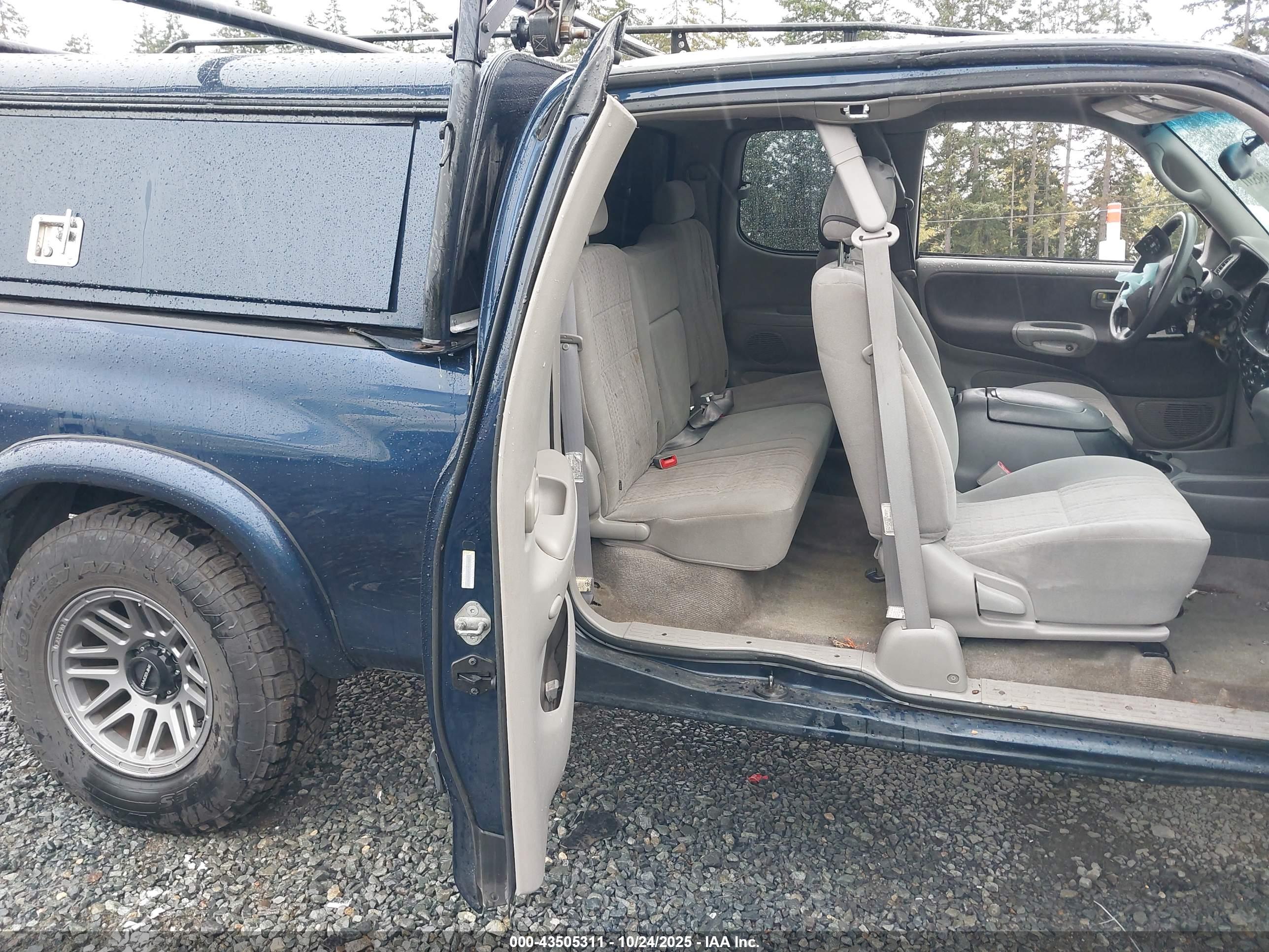 TOYOTA TUNDRA image 8