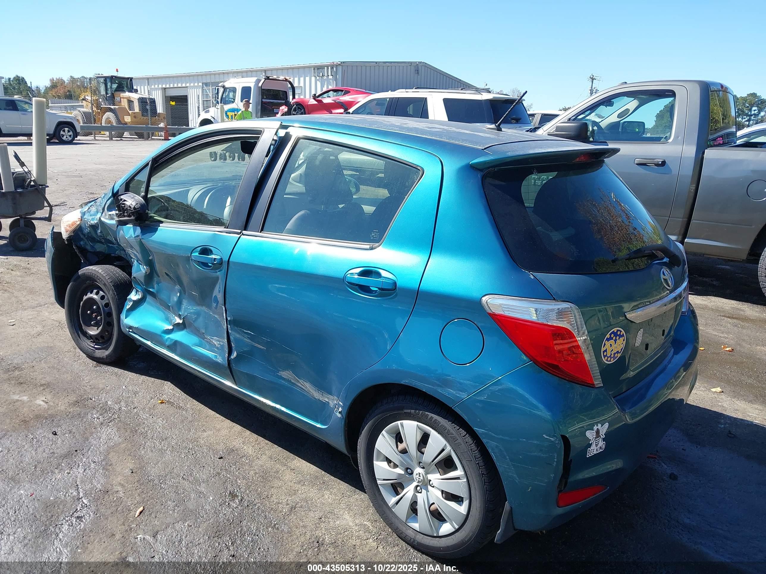TOYOTA YARIS image 3