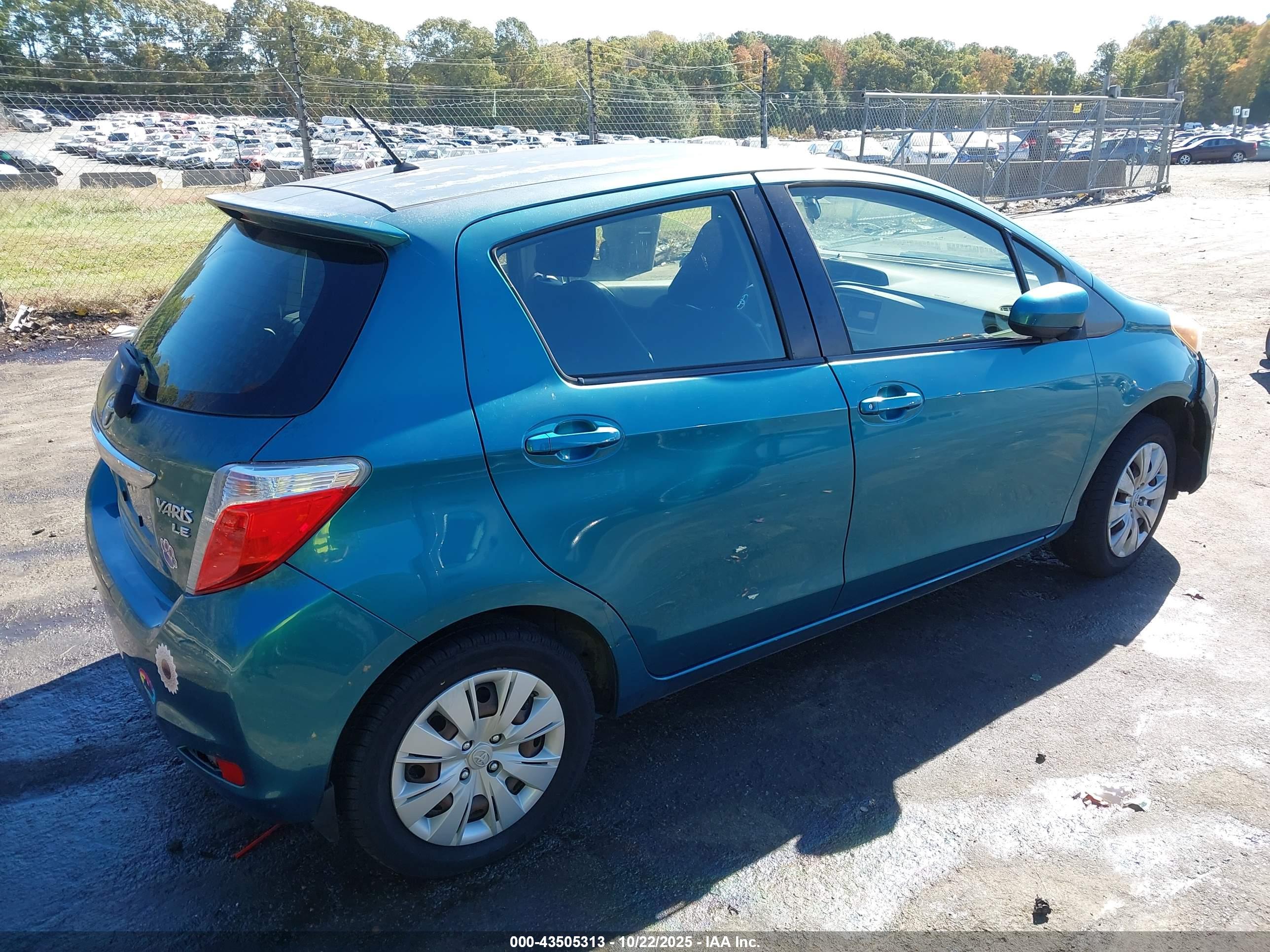 TOYOTA YARIS image 4