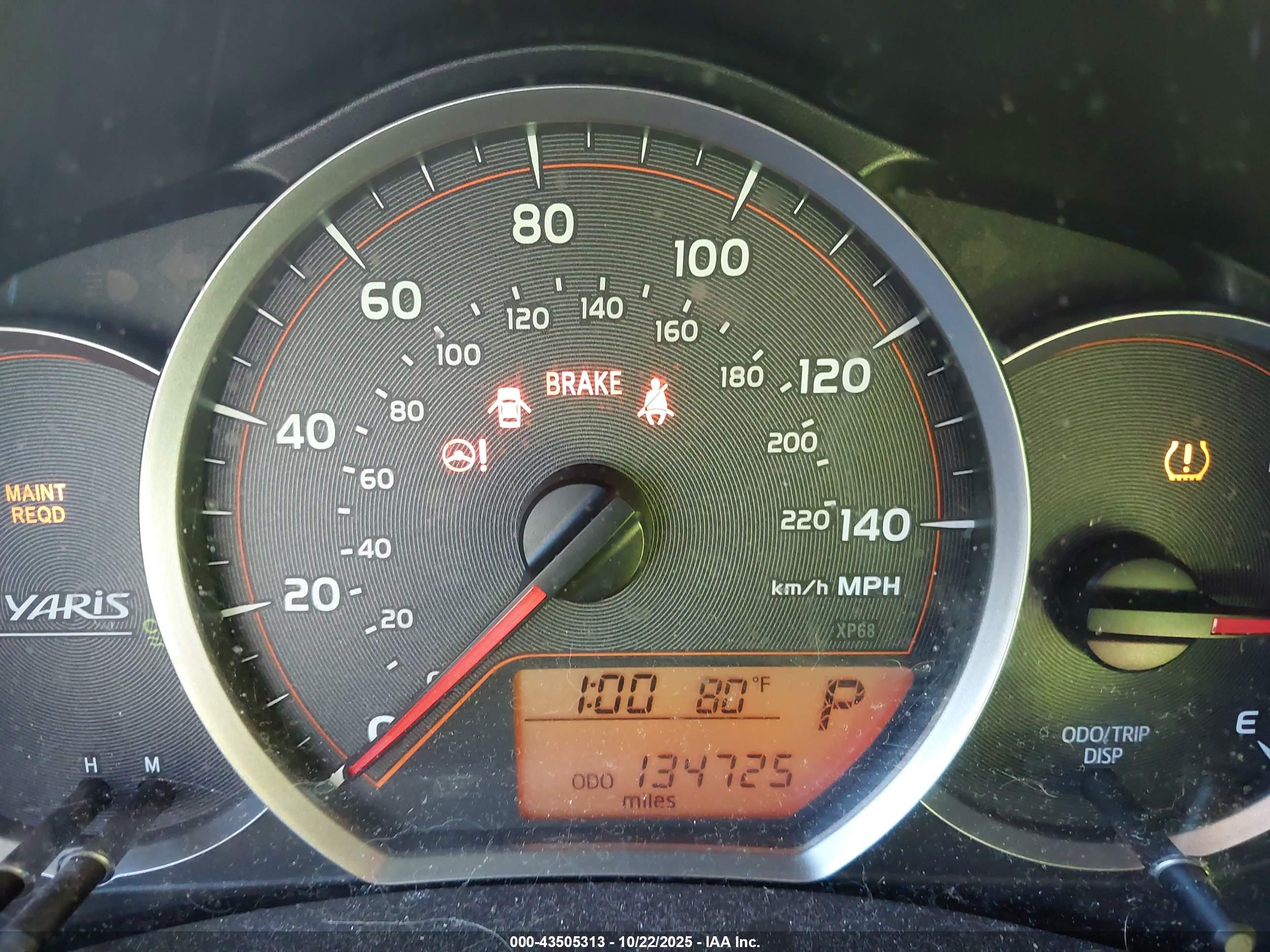 TOYOTA YARIS image 7