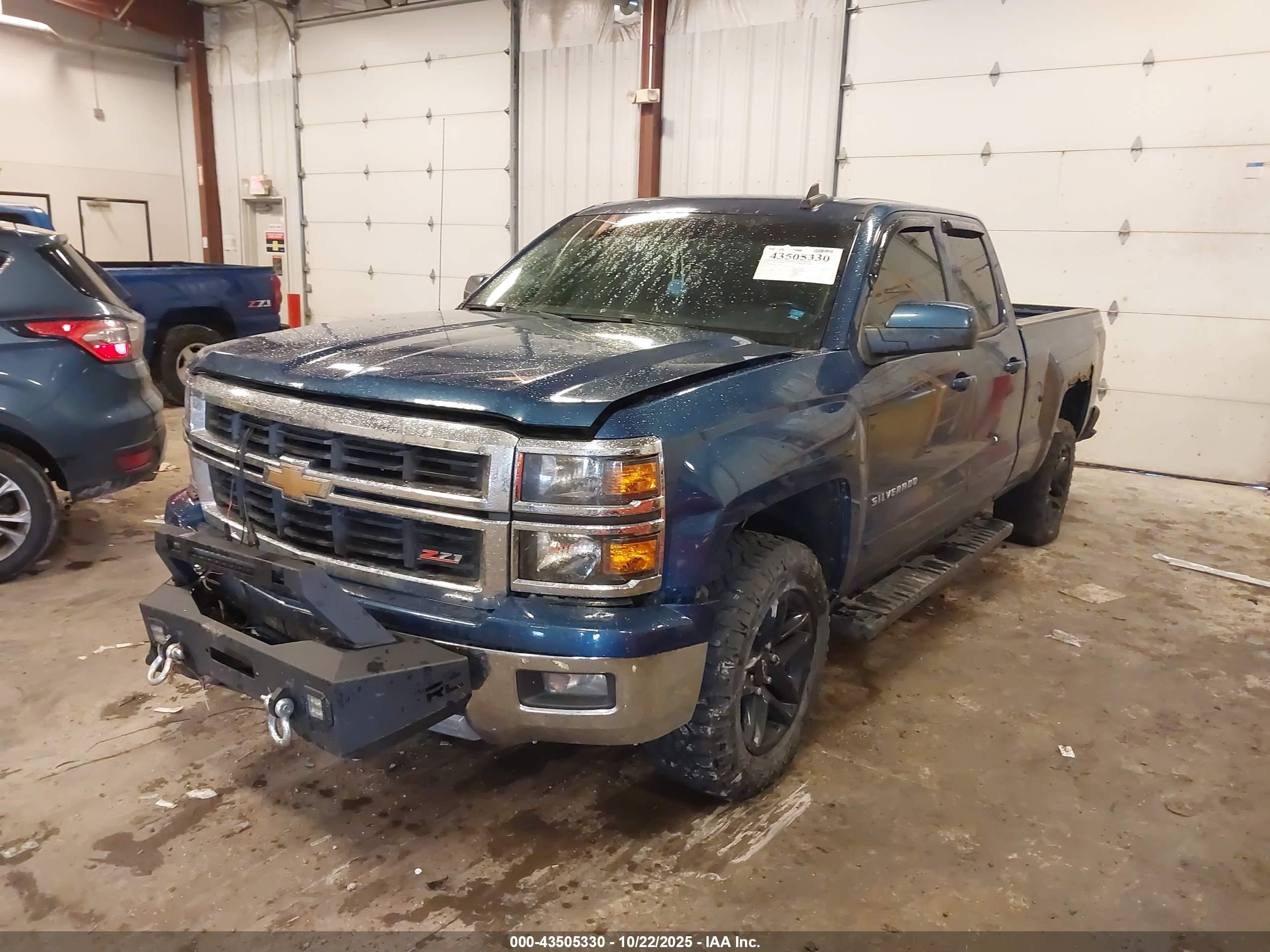 CHEVROLET SILVERADO image 2