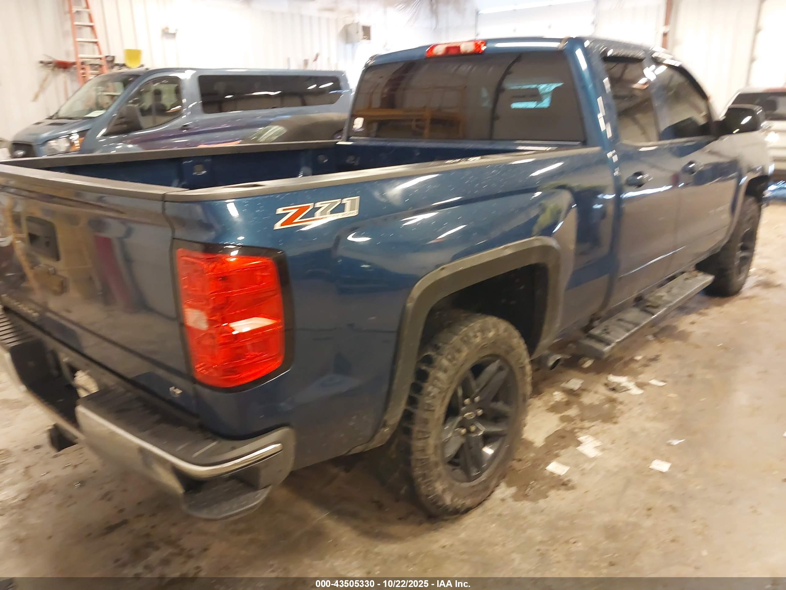 CHEVROLET SILVERADO image 4