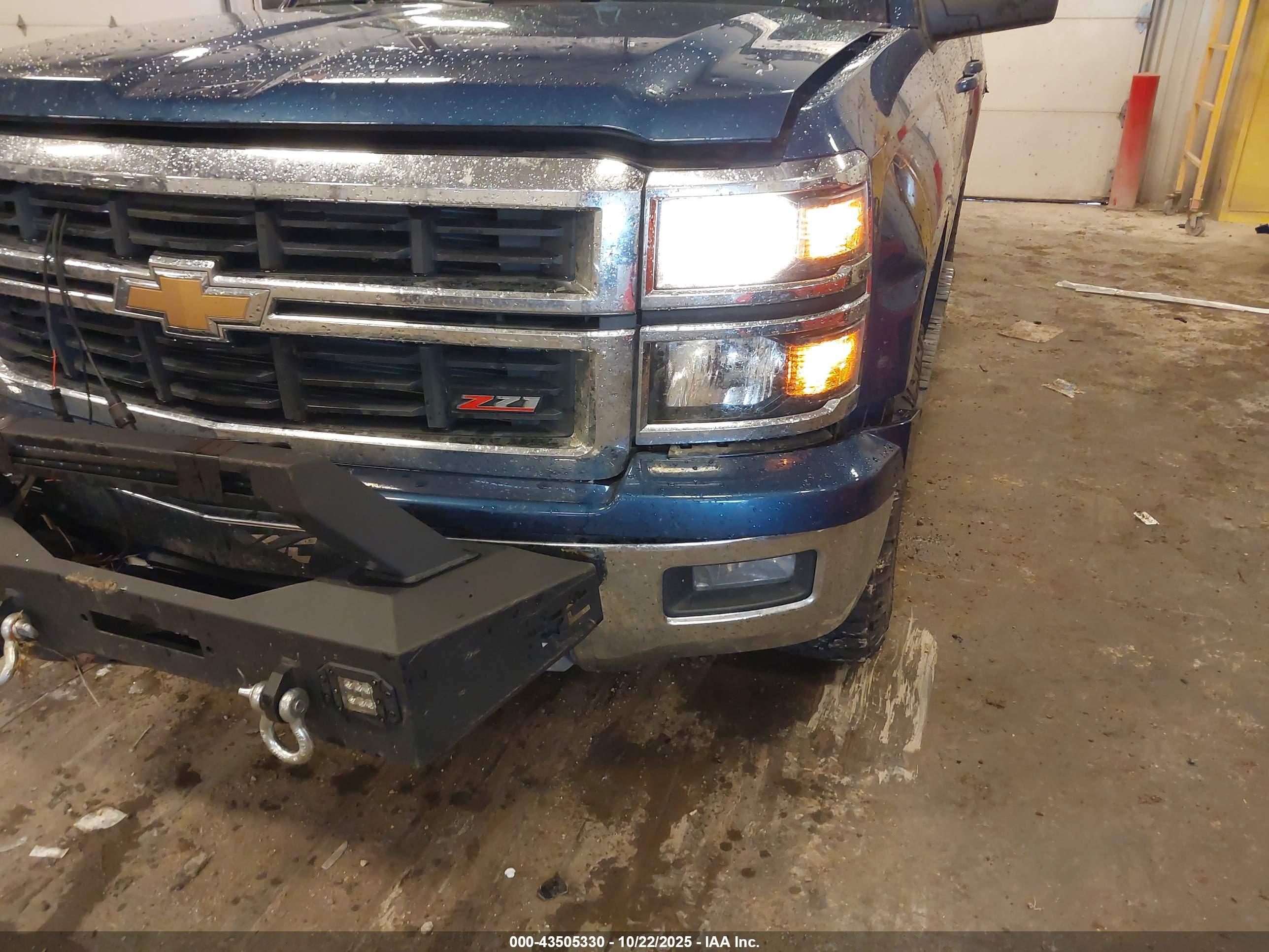 CHEVROLET SILVERADO image 6