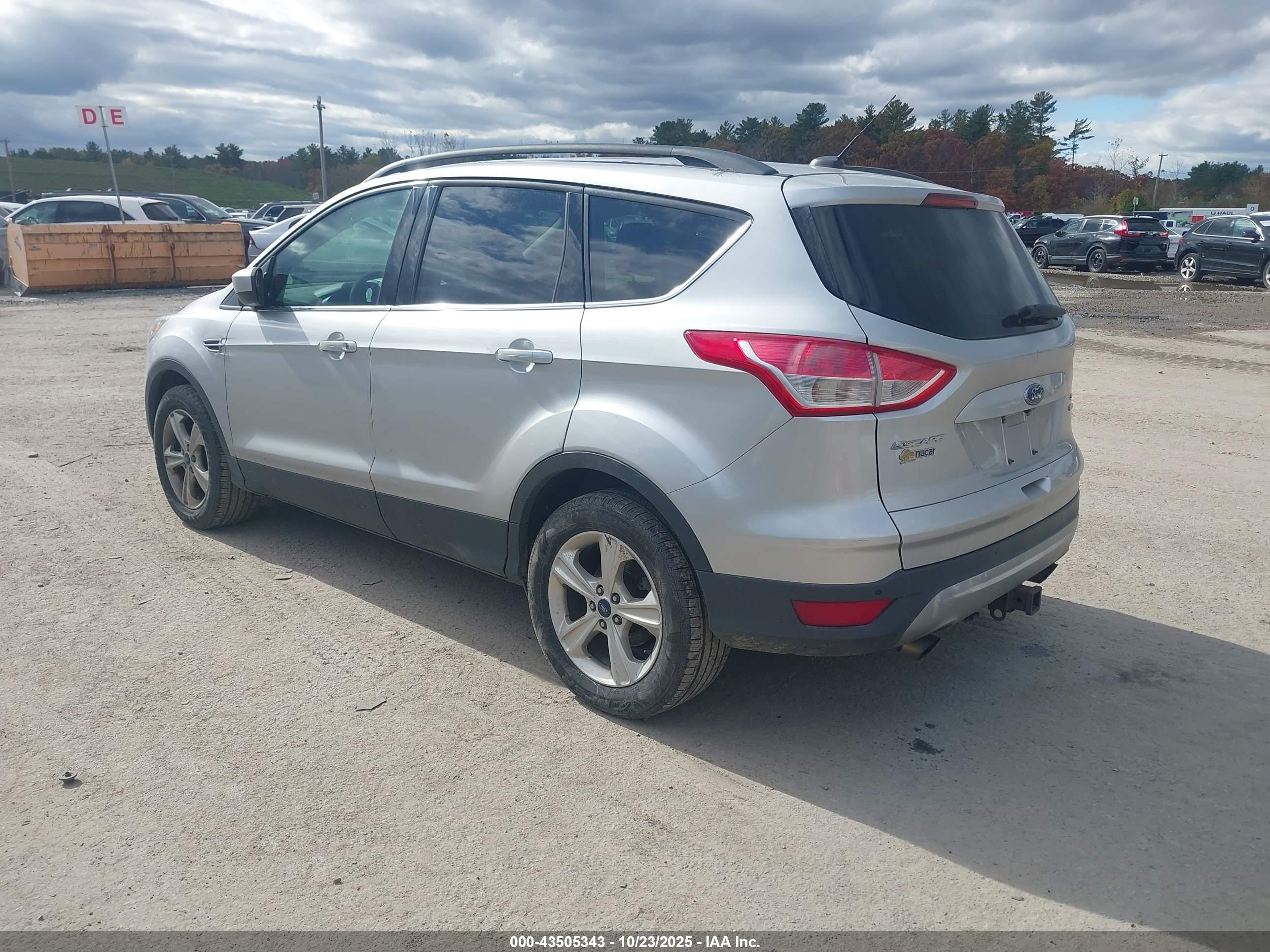 FORD ESCAPE image 3