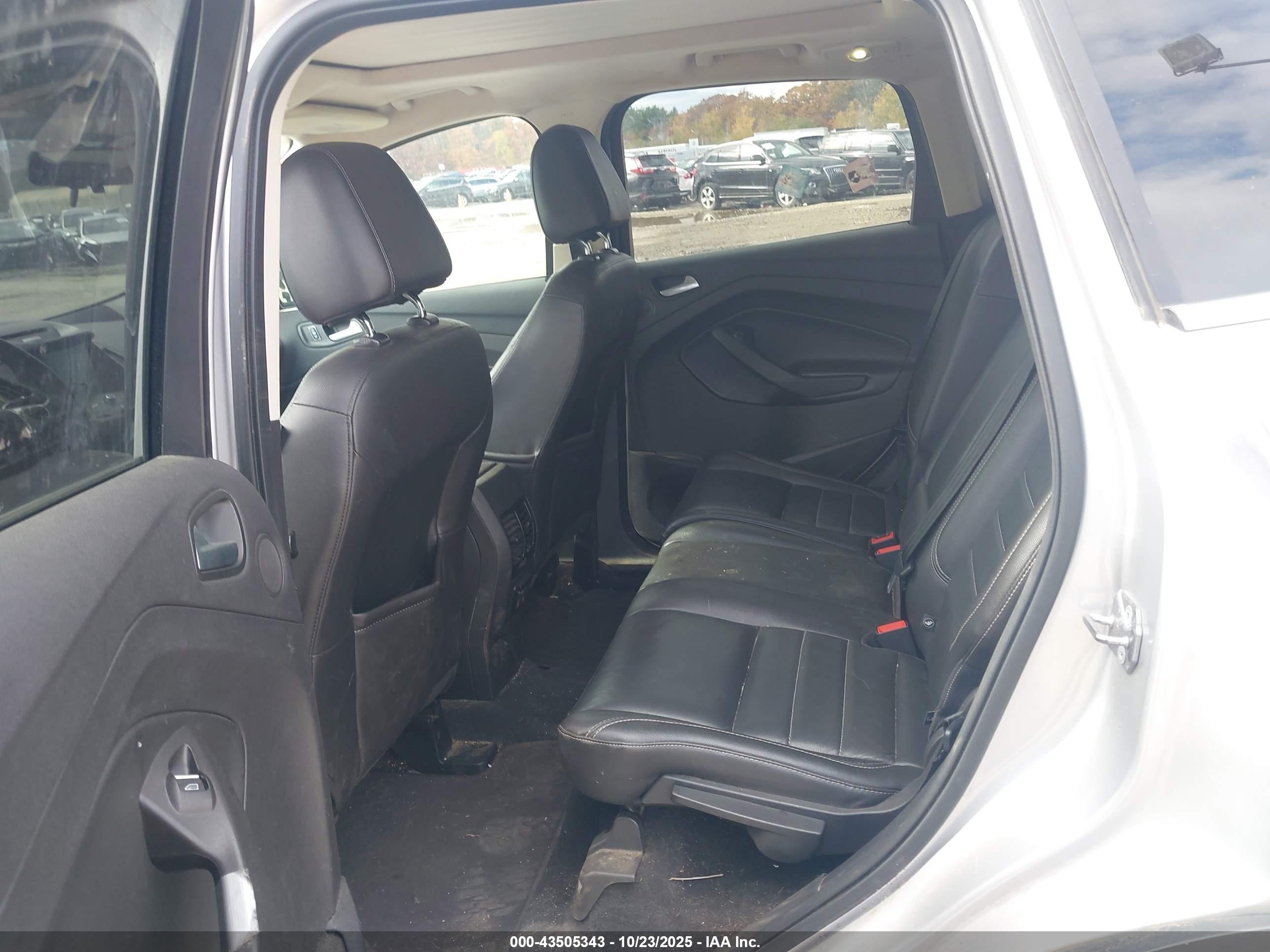 FORD ESCAPE image 8