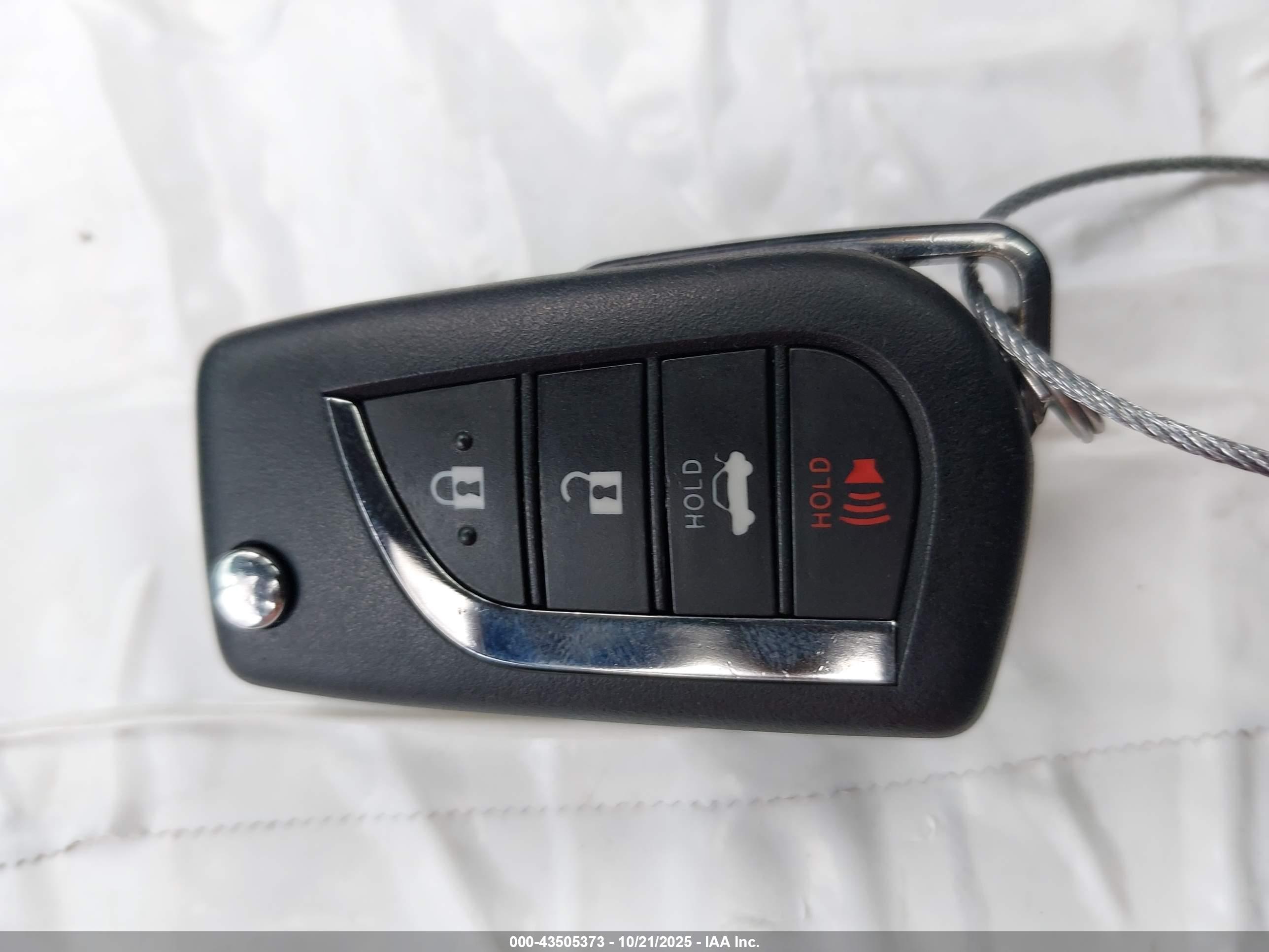 TOYOTA CAMRY image 11