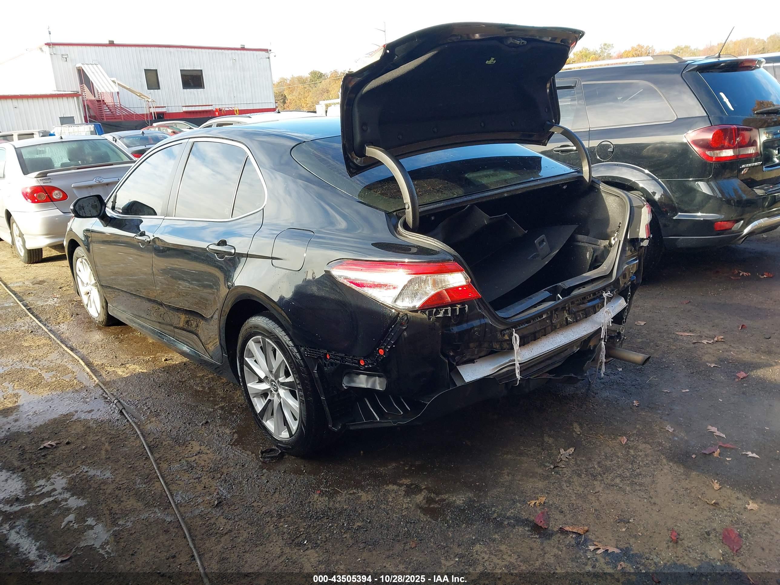TOYOTA CAMRY image 3