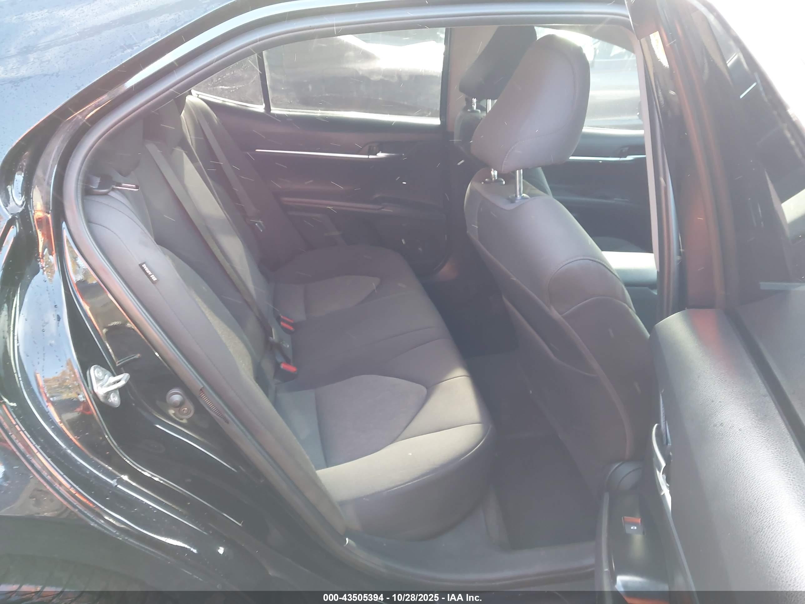 TOYOTA CAMRY image 8
