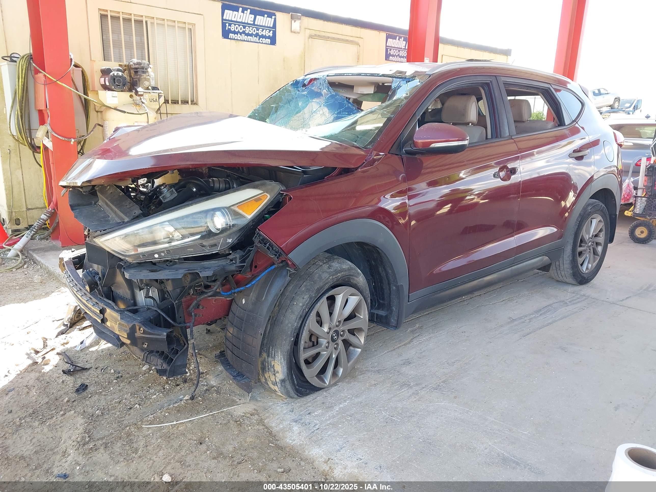 HYUNDAI TUCSON image 2