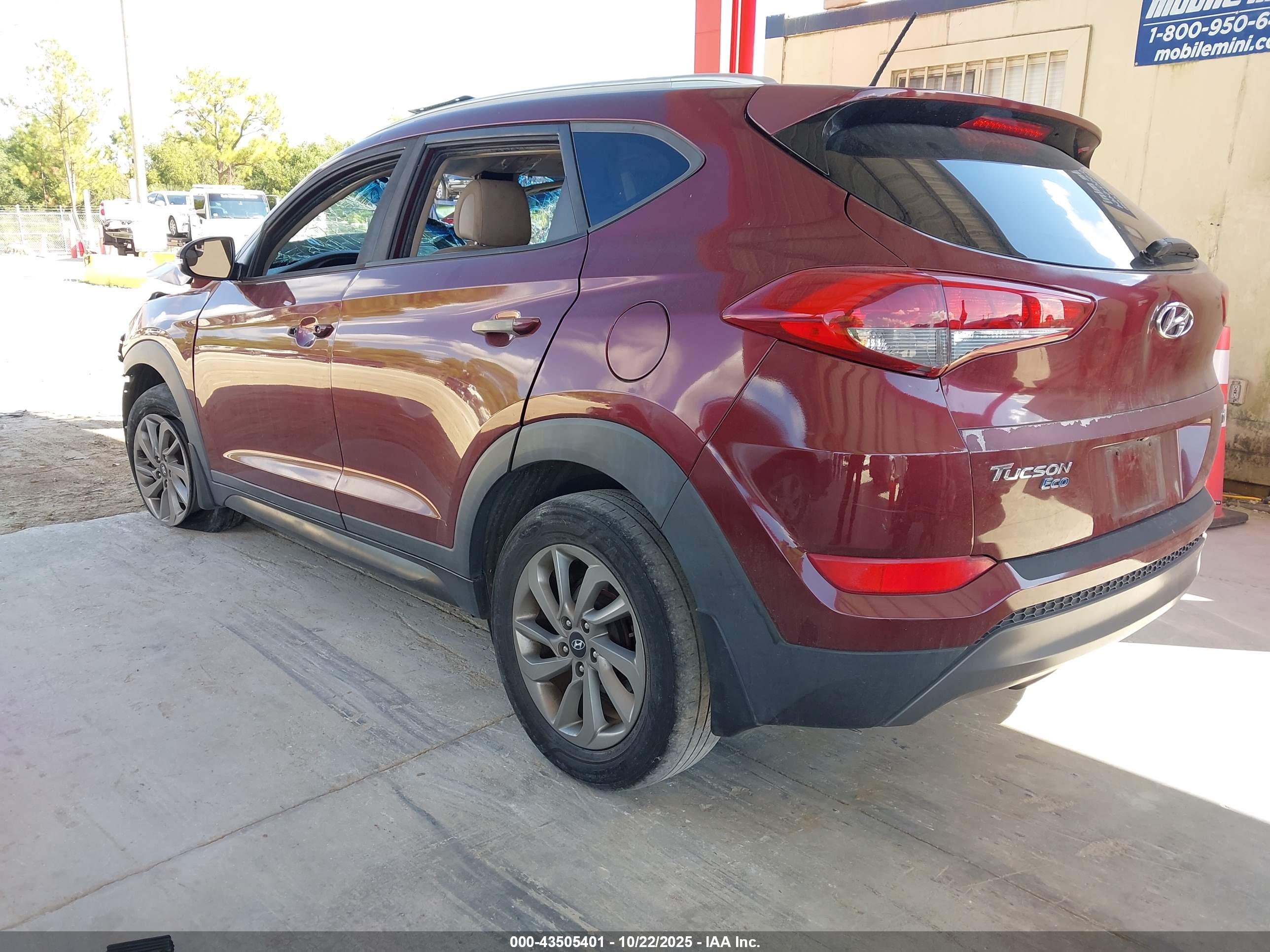 HYUNDAI TUCSON image 3