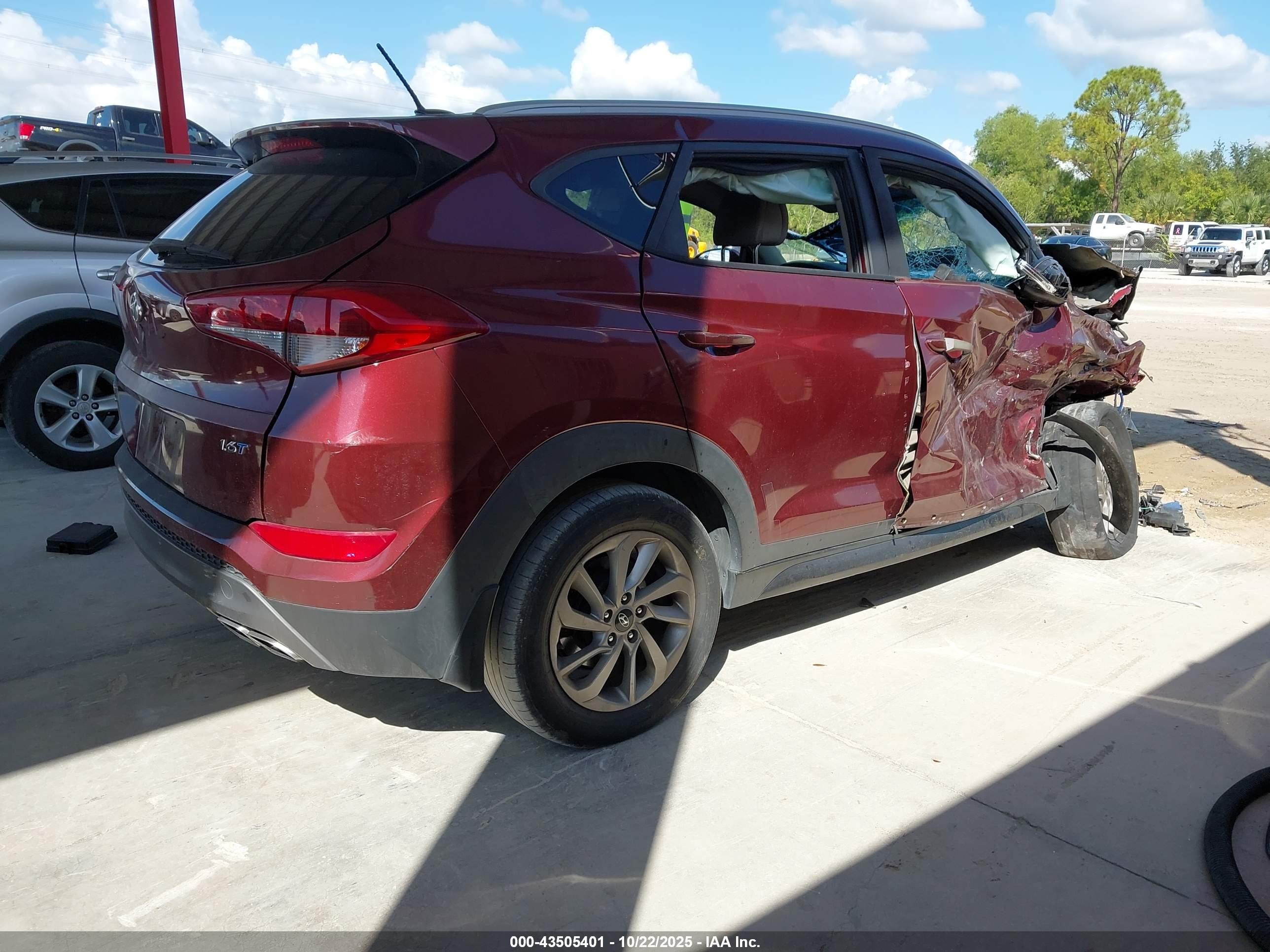 HYUNDAI TUCSON image 4