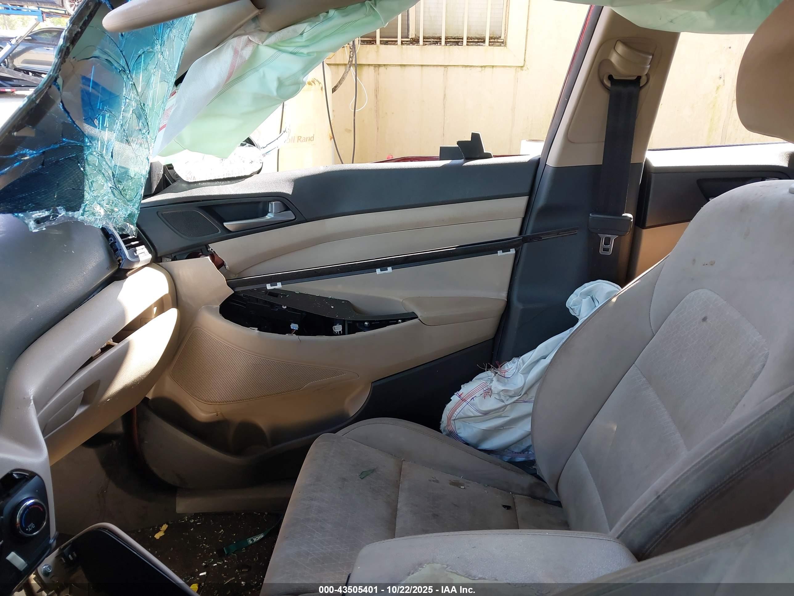 HYUNDAI TUCSON image 5
