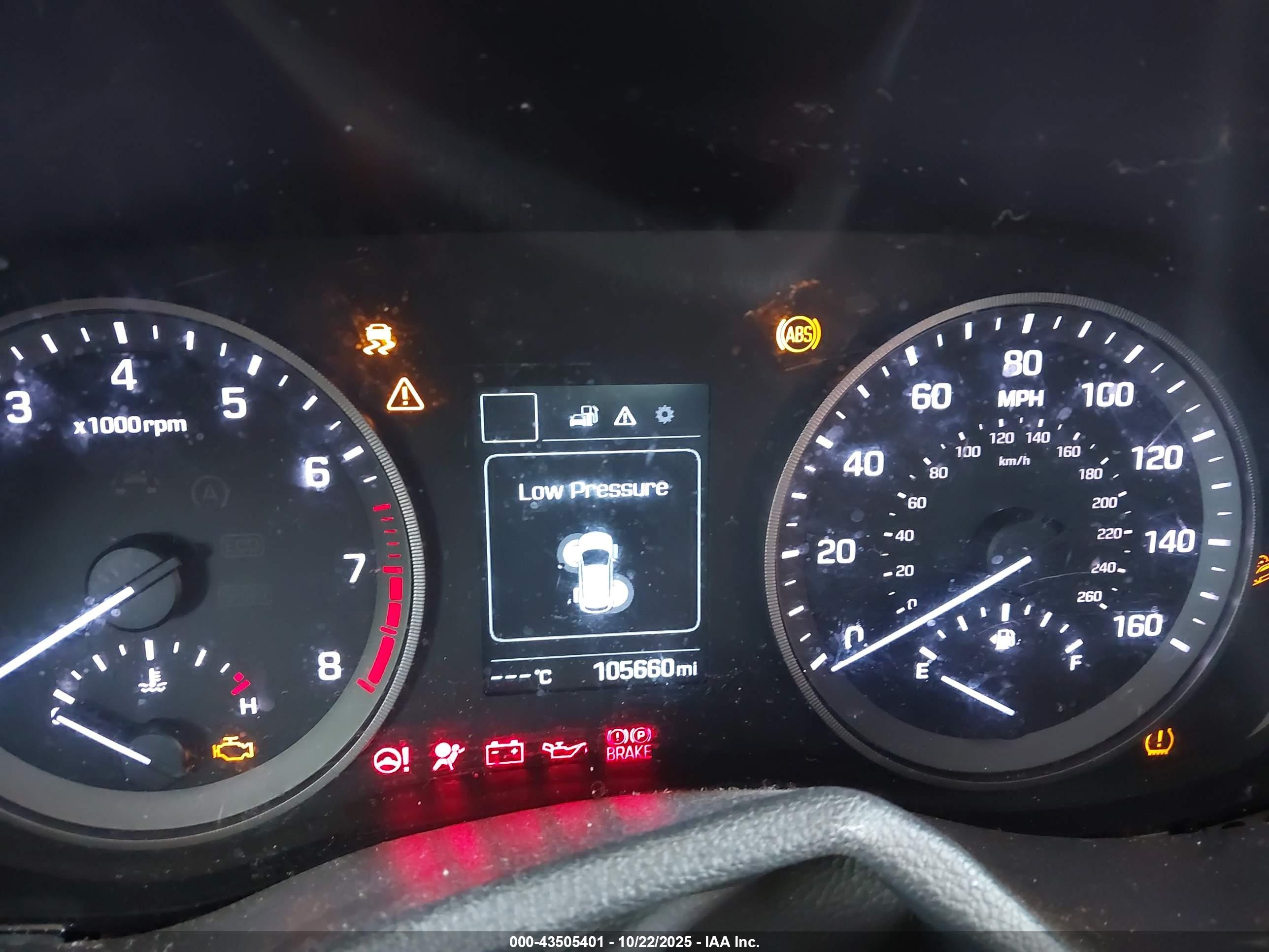 HYUNDAI TUCSON image 7