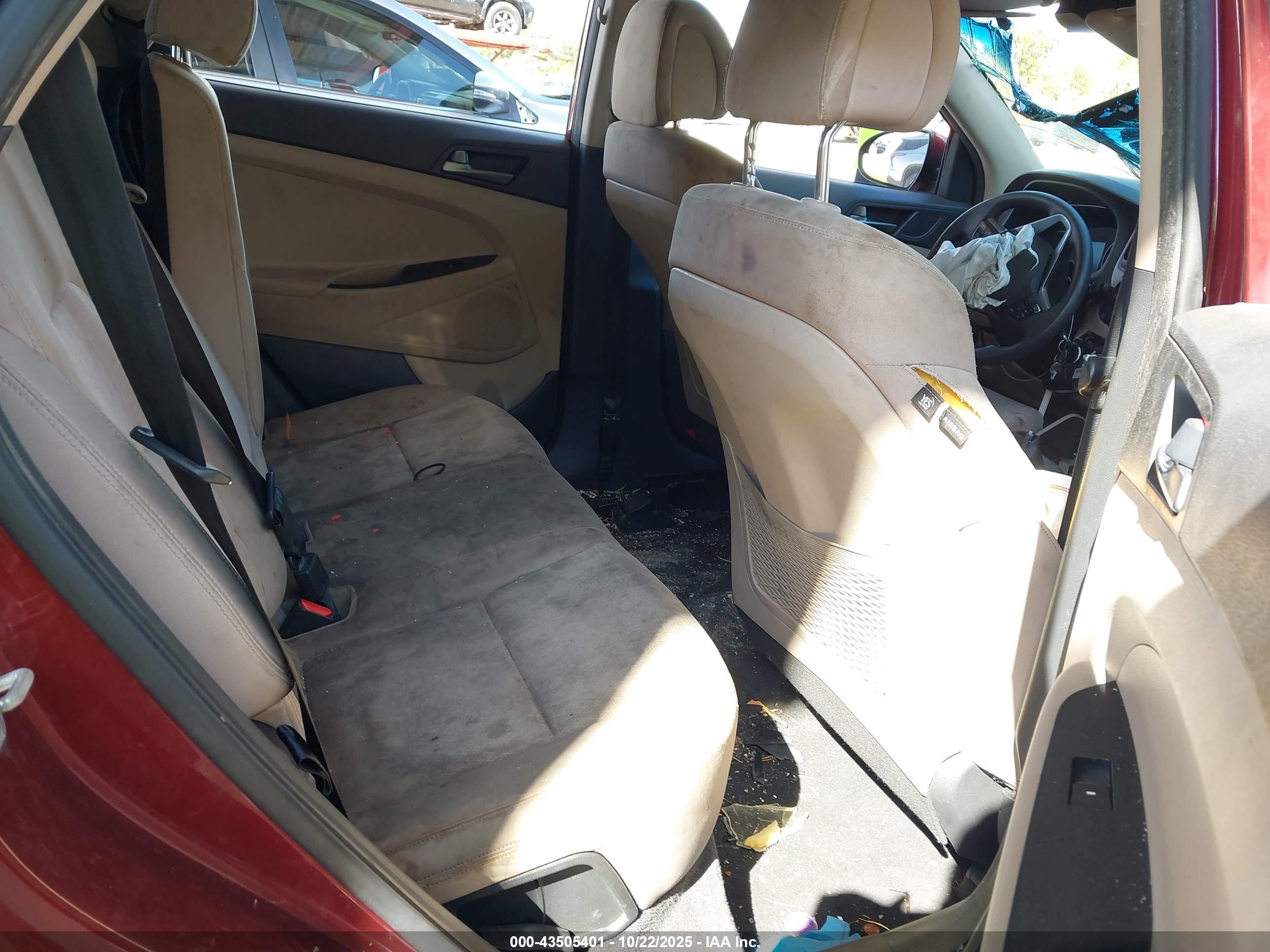 HYUNDAI TUCSON image 8