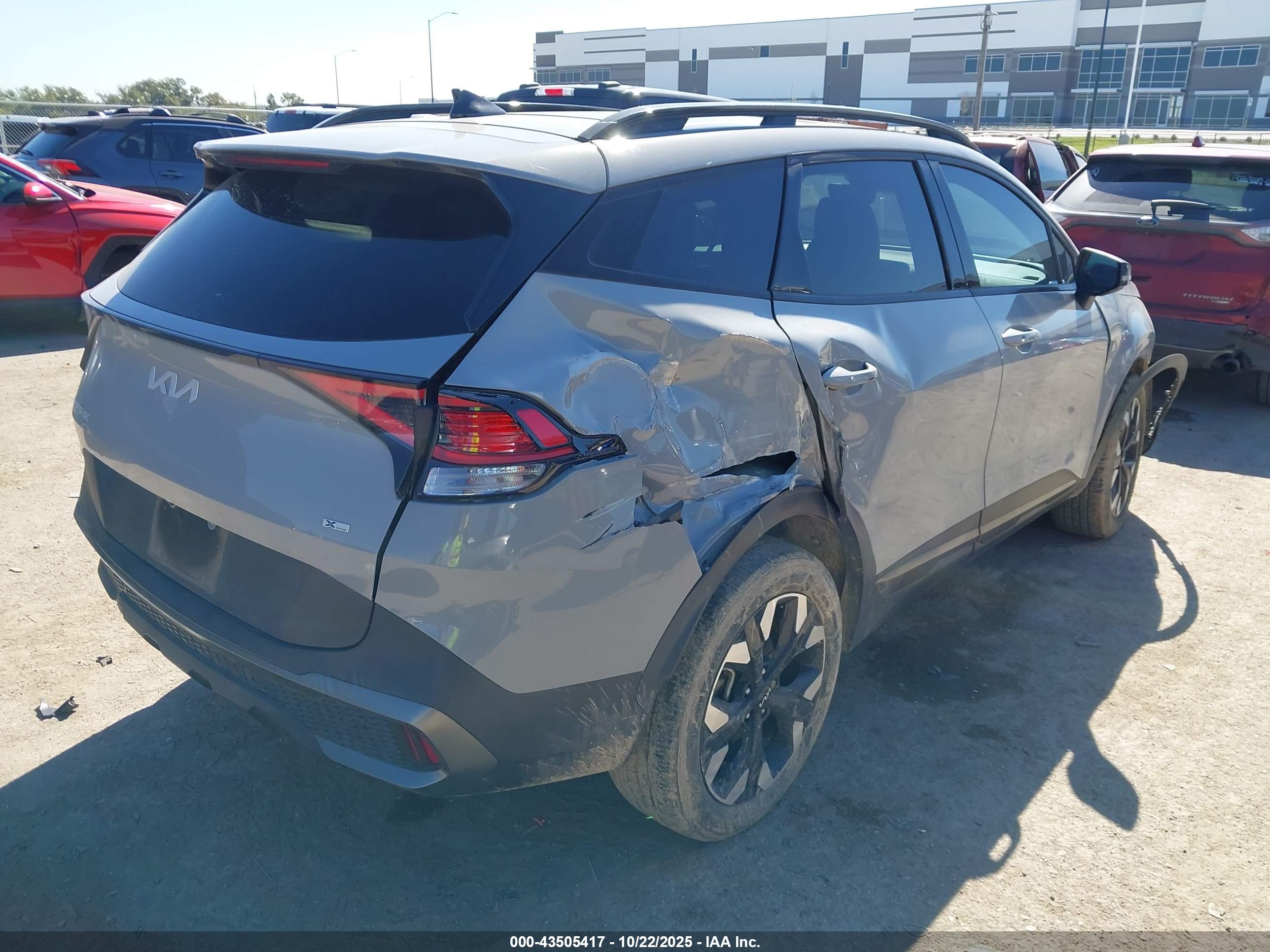 KIA SPORTAGE image 4