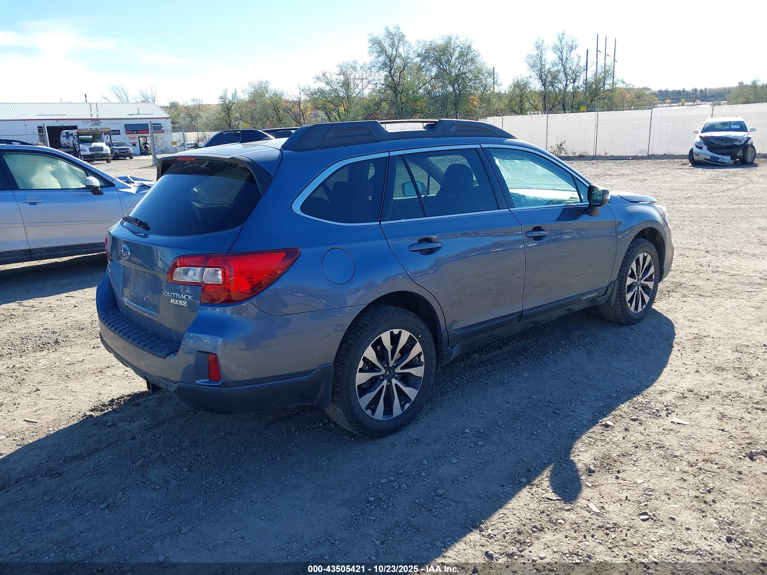 SUBARU OUTBACK image 4