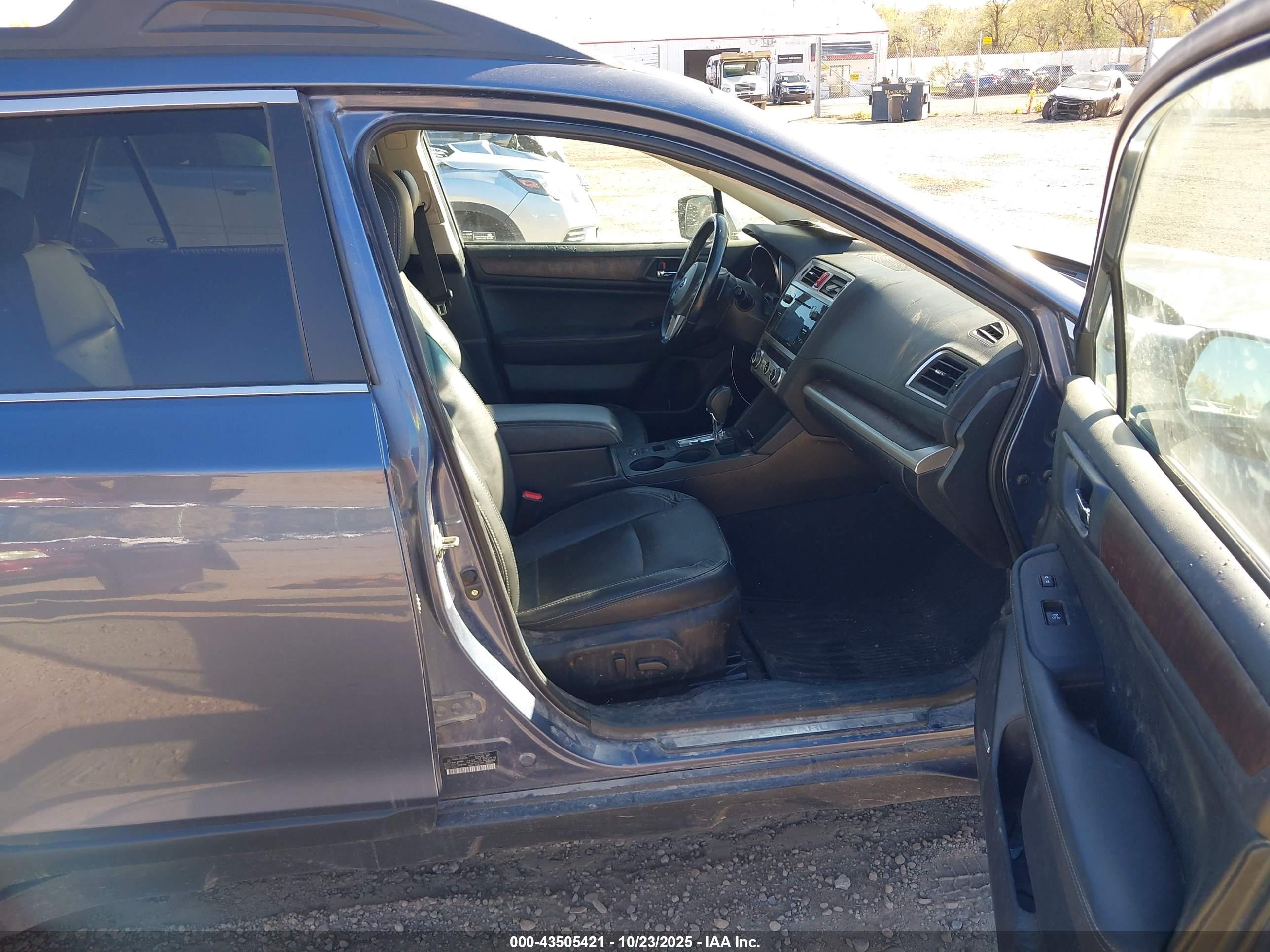 SUBARU OUTBACK image 5