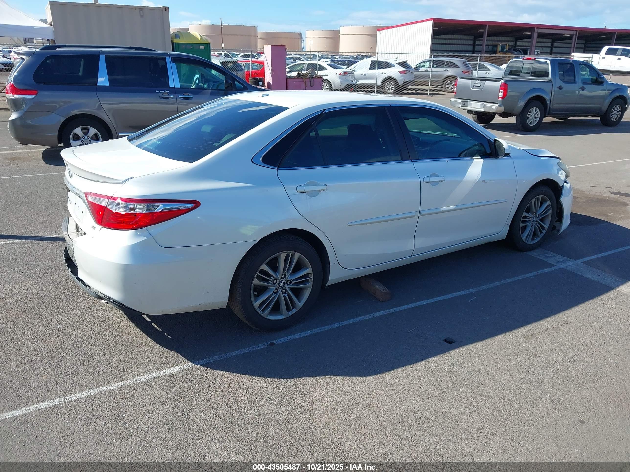 TOYOTA CAMRY image 4