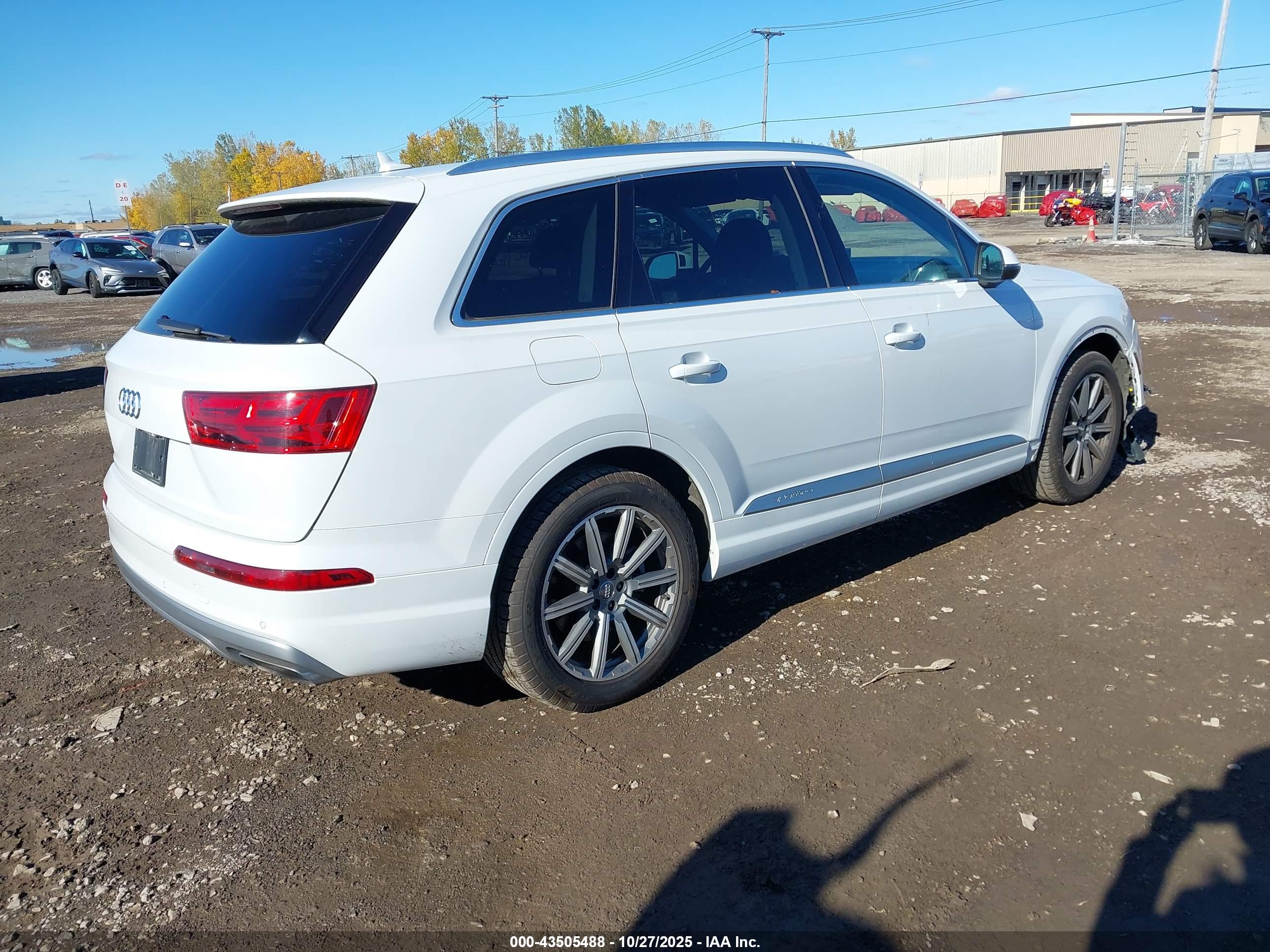 AUDI Q7 image 4