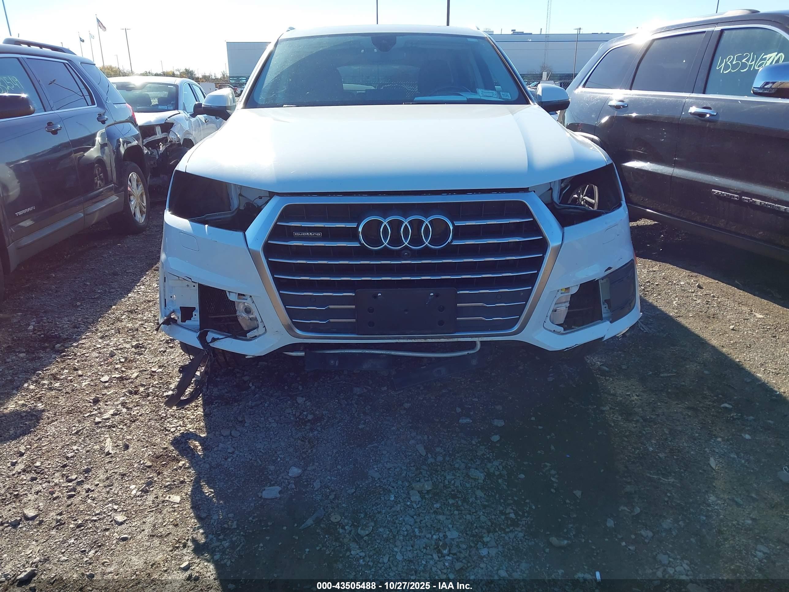 AUDI Q7 image 6