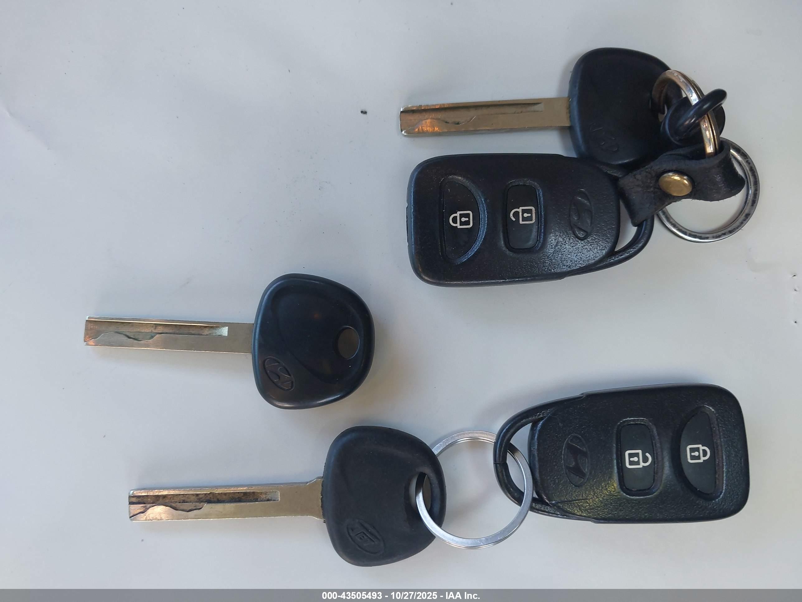 HYUNDAI ACCENT image 11