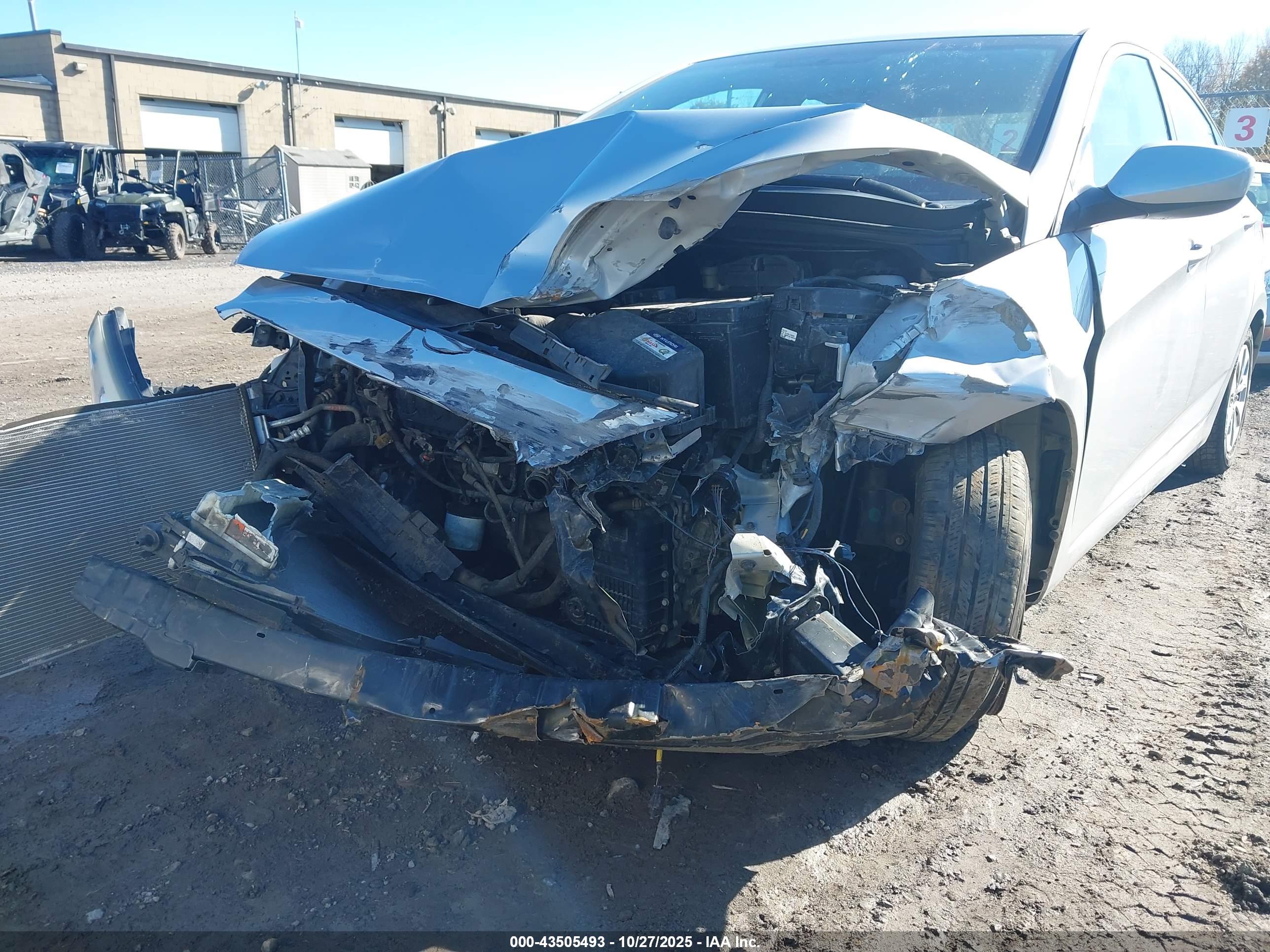 HYUNDAI ACCENT image 6