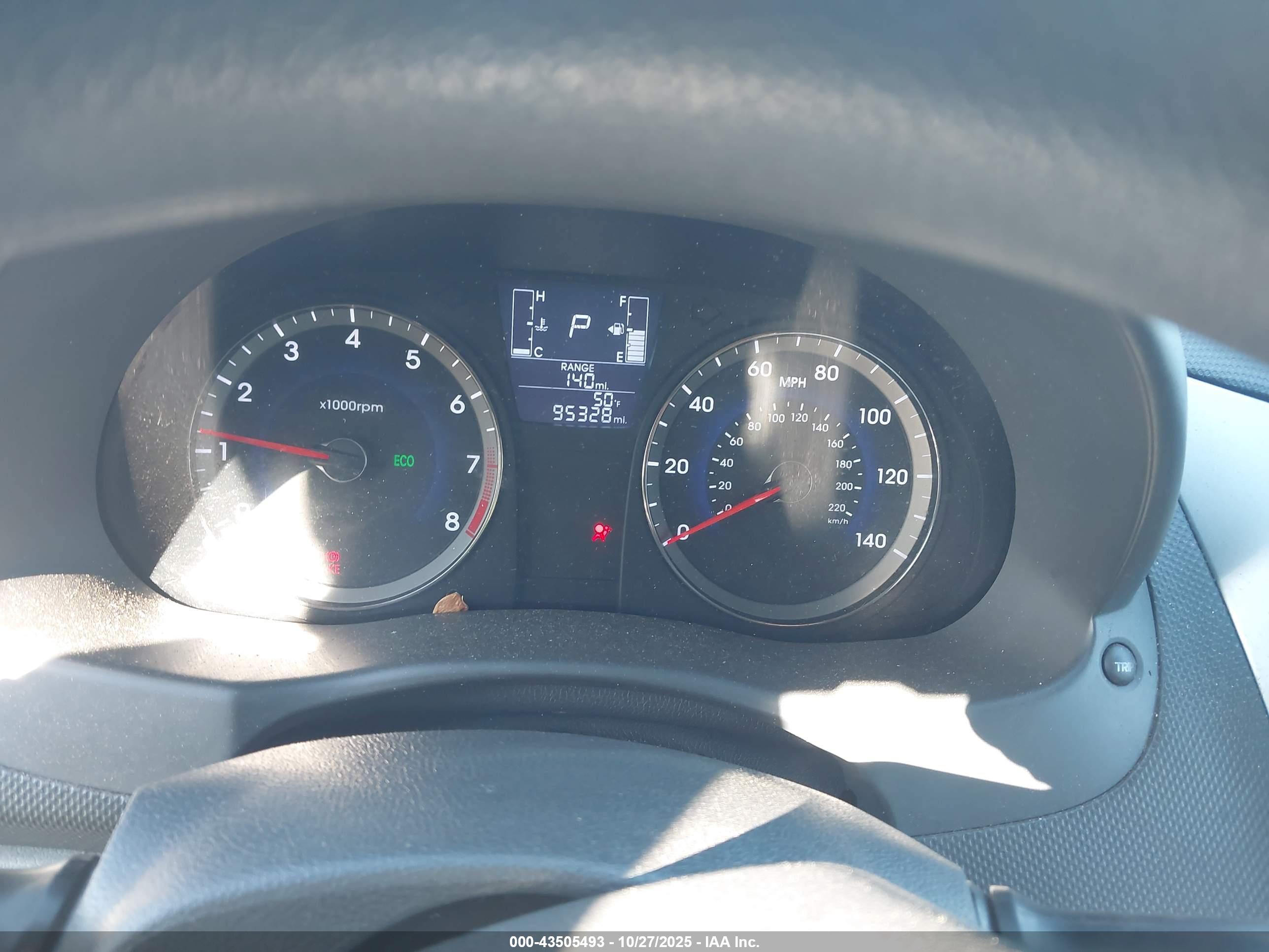 HYUNDAI ACCENT image 7