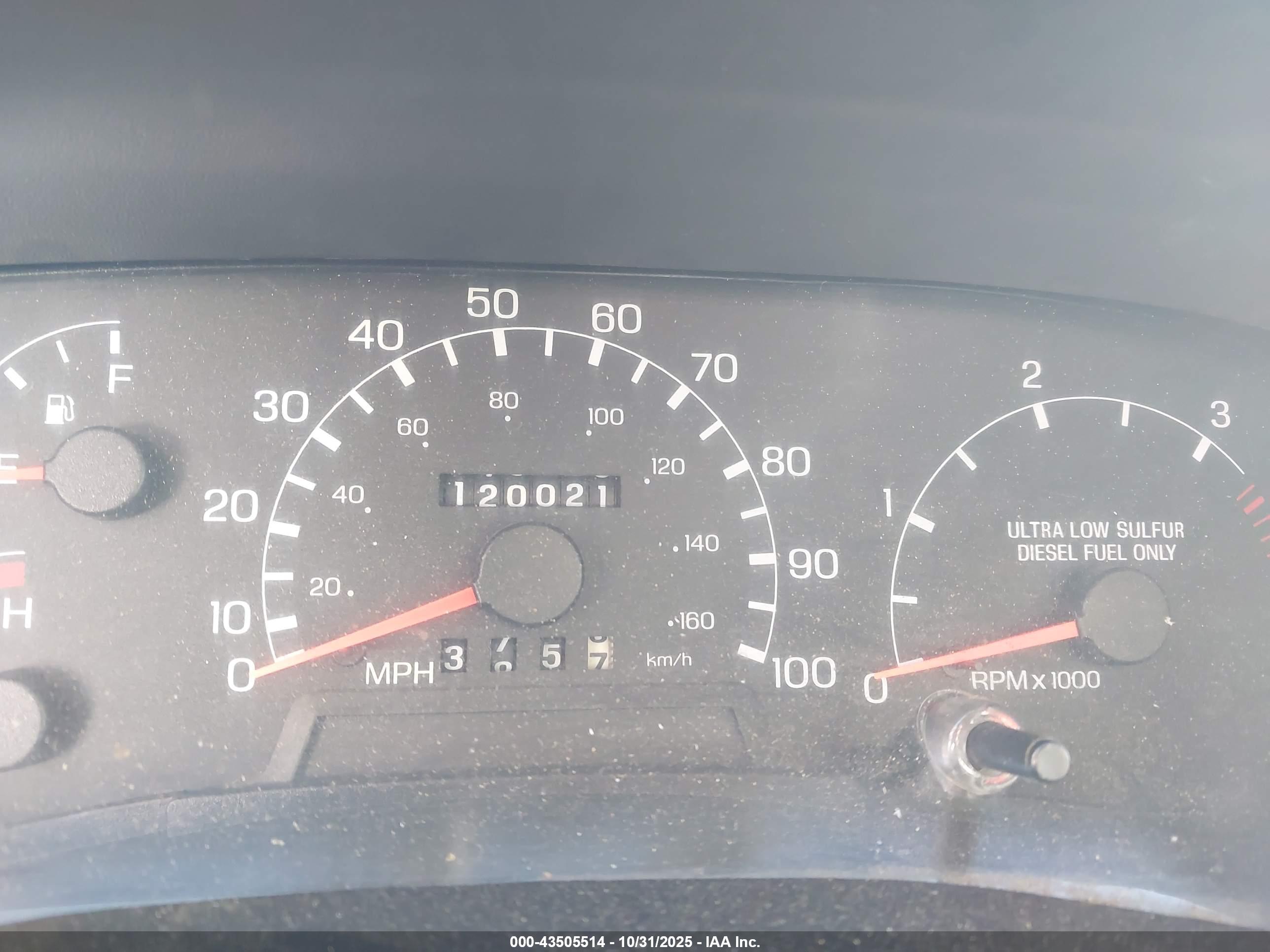 FORD F-750 image 6