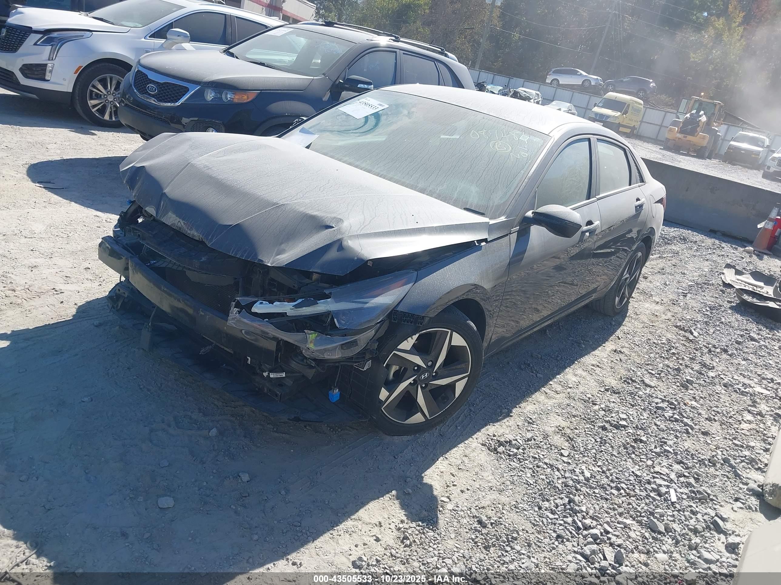 HYUNDAI ELANTRA image 2
