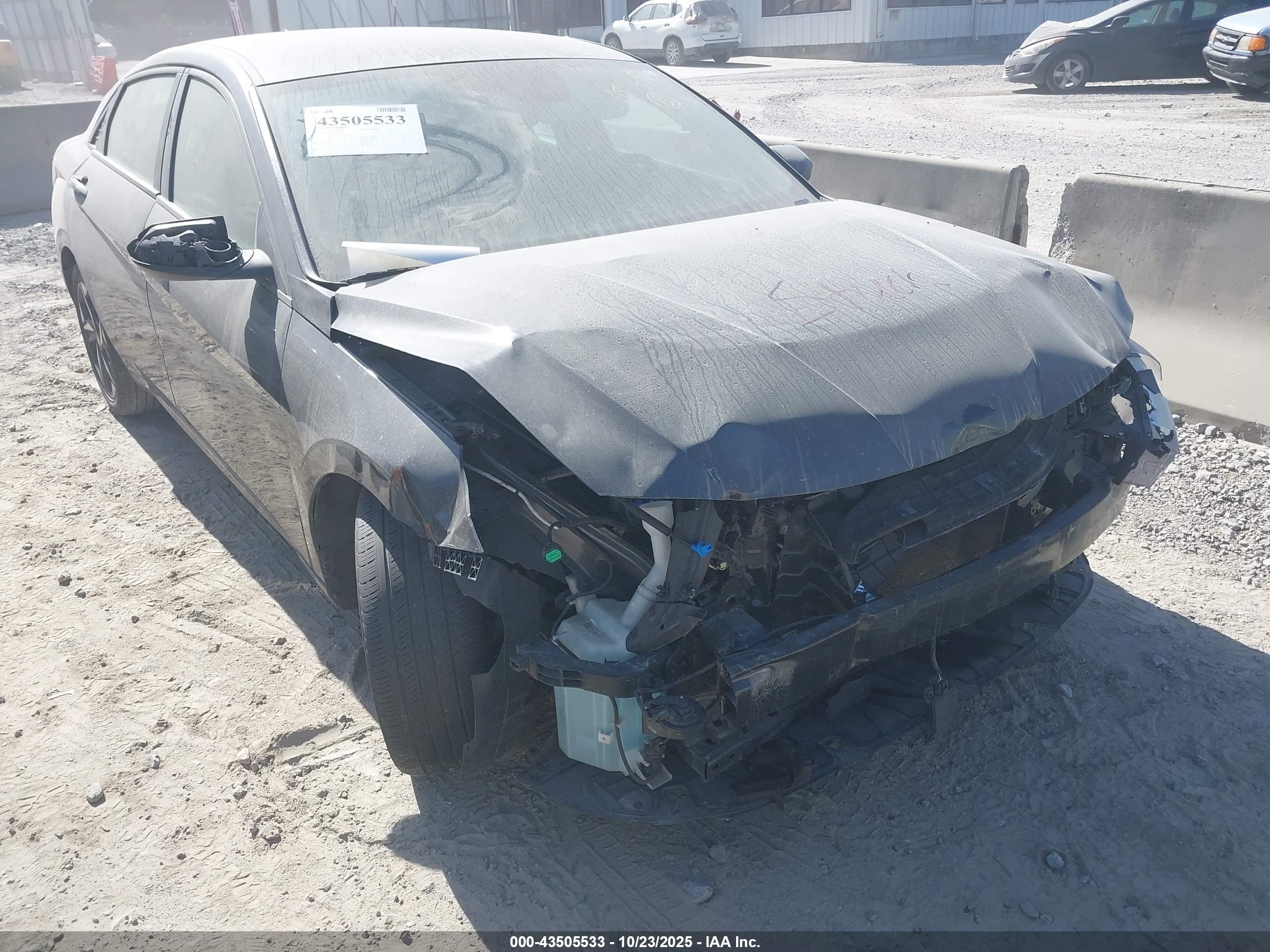 HYUNDAI ELANTRA image 6