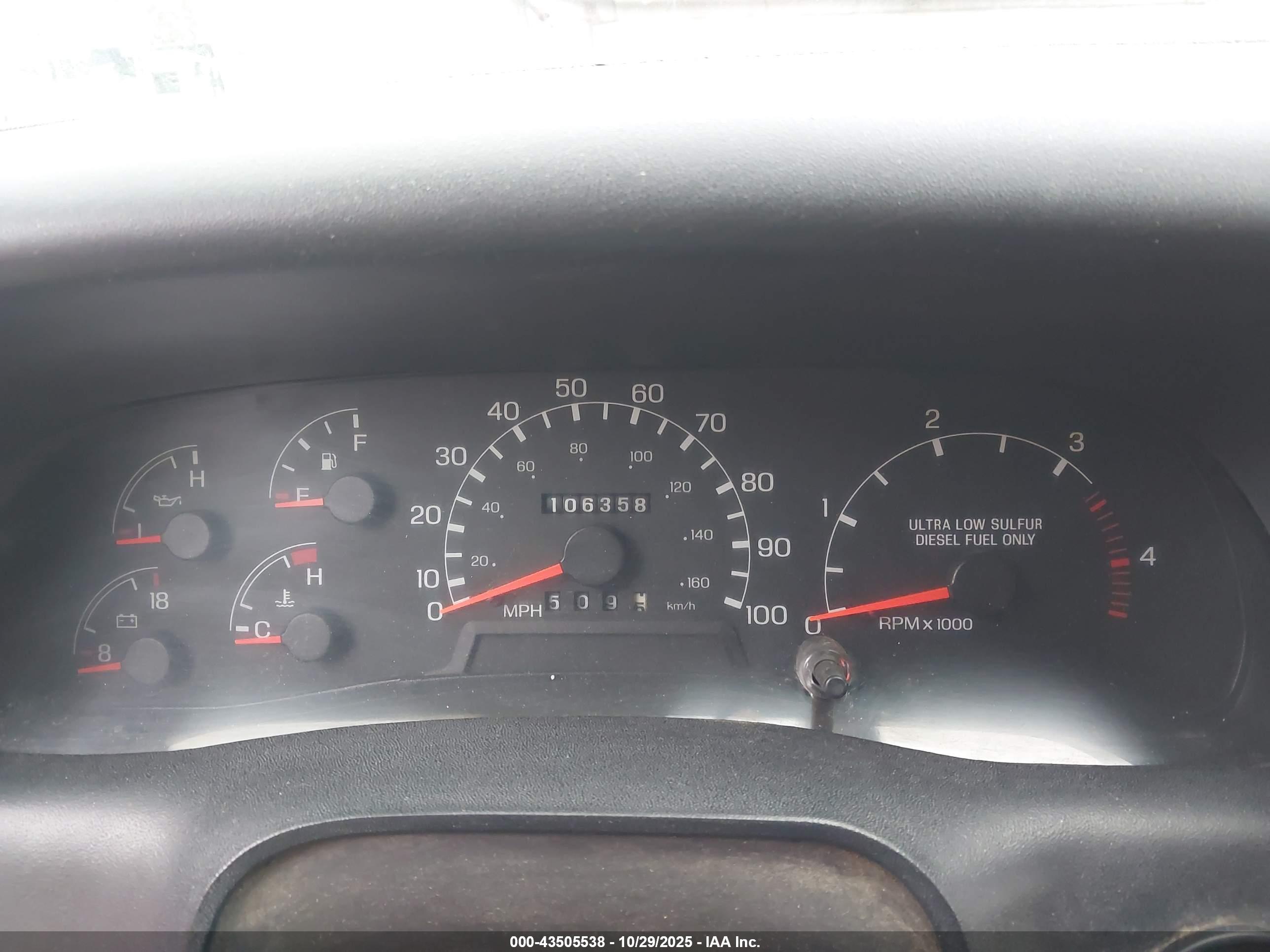 FORD F-750 image 6