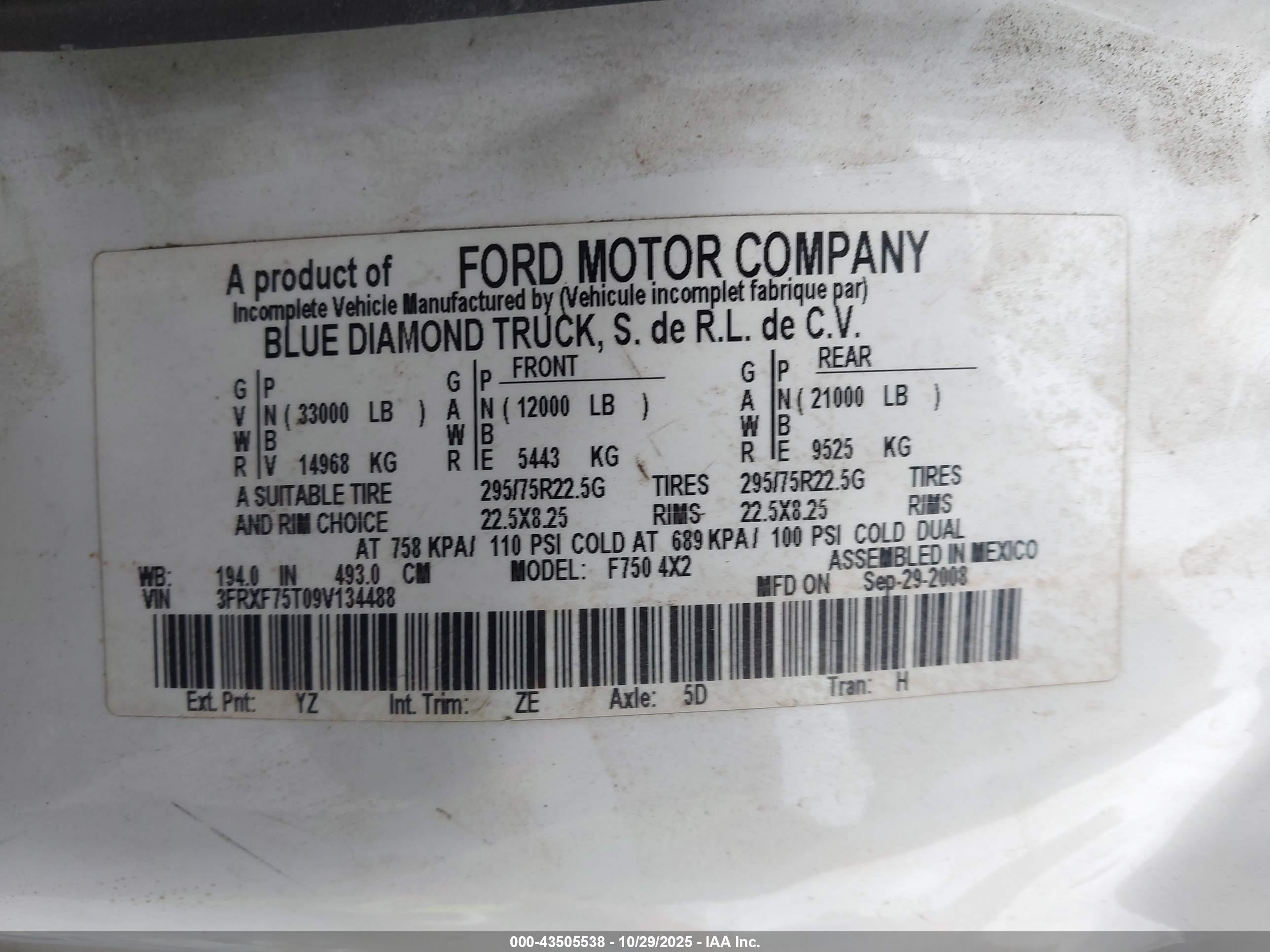 FORD F-750 image 9