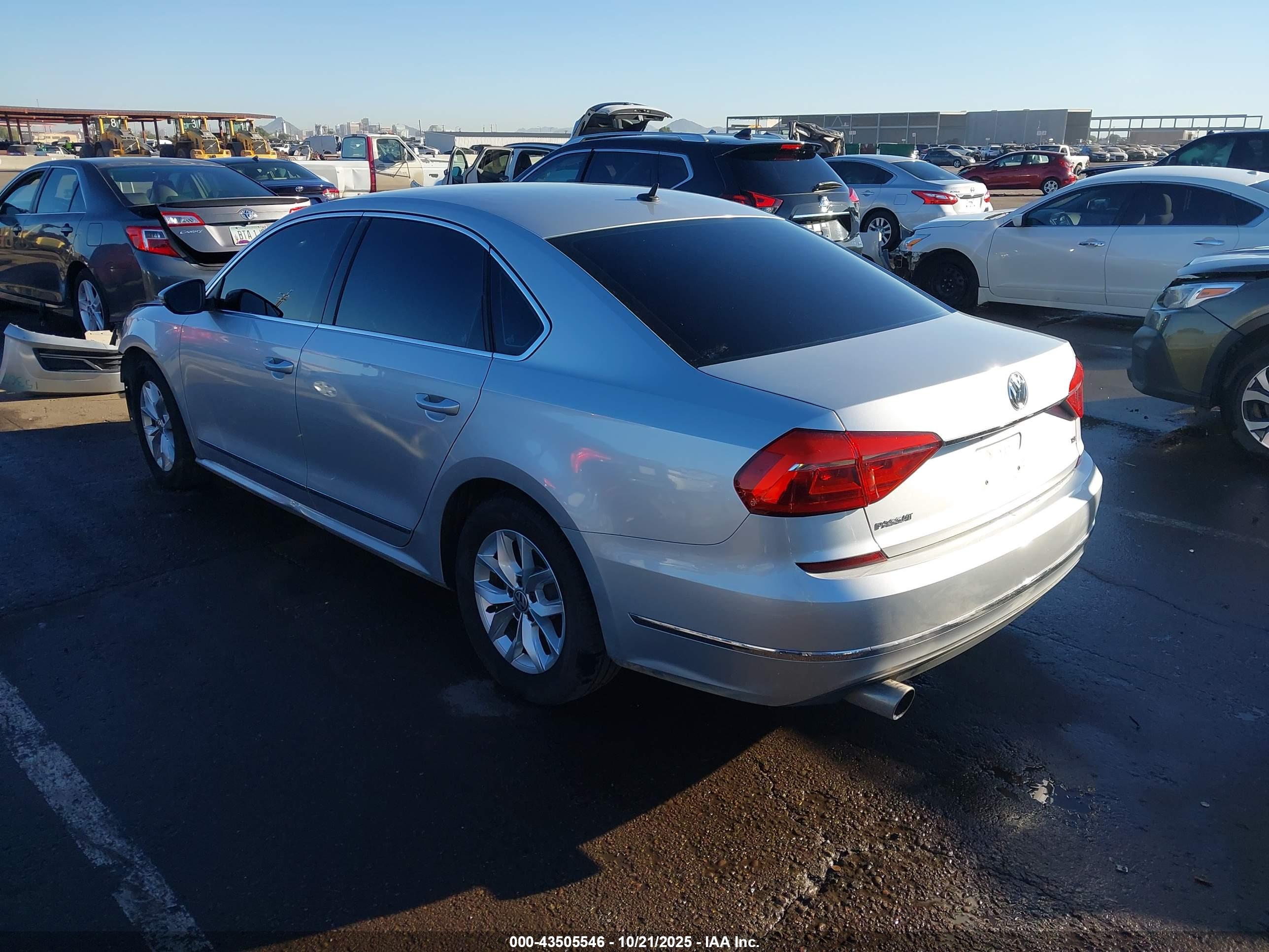 VOLKSWAGEN PASSAT image 3