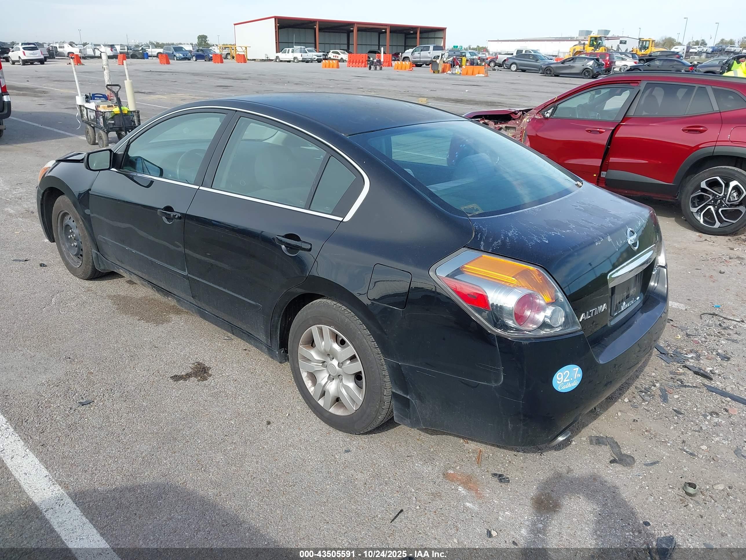 NISSAN ALTIMA image 3