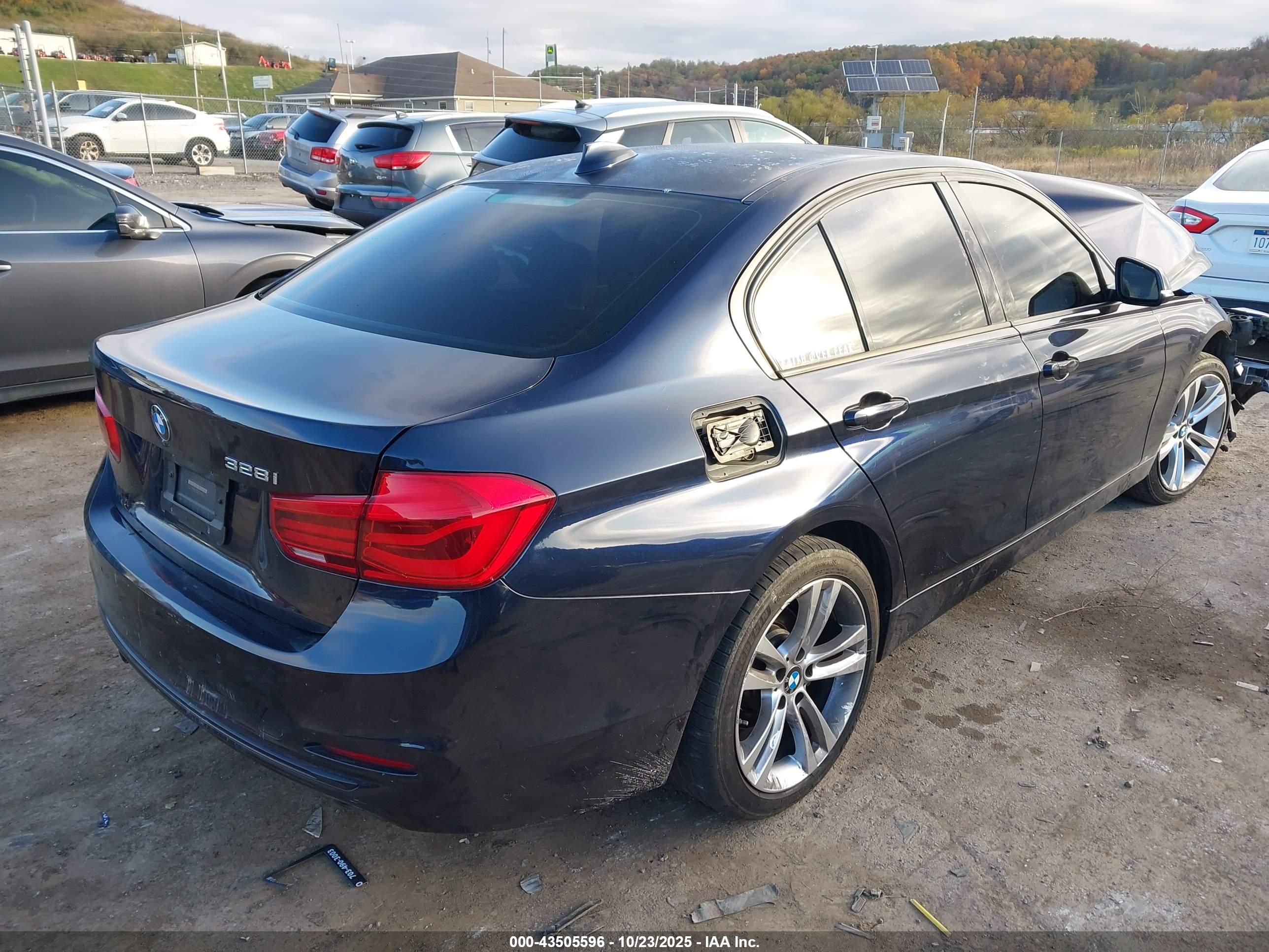 BMW 328I image 4