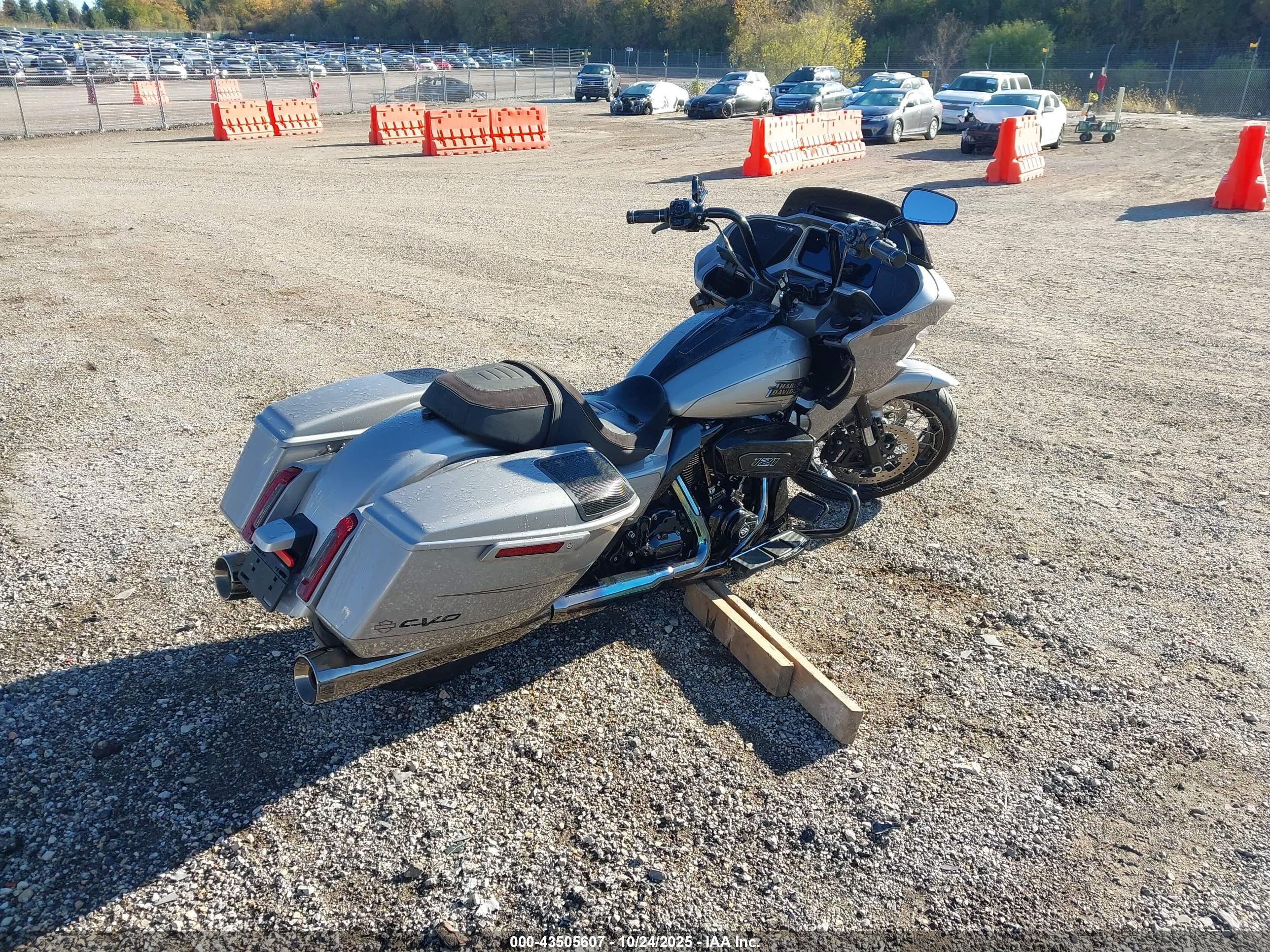 HARLEY-DAVIDSON FLTRXSE image 4