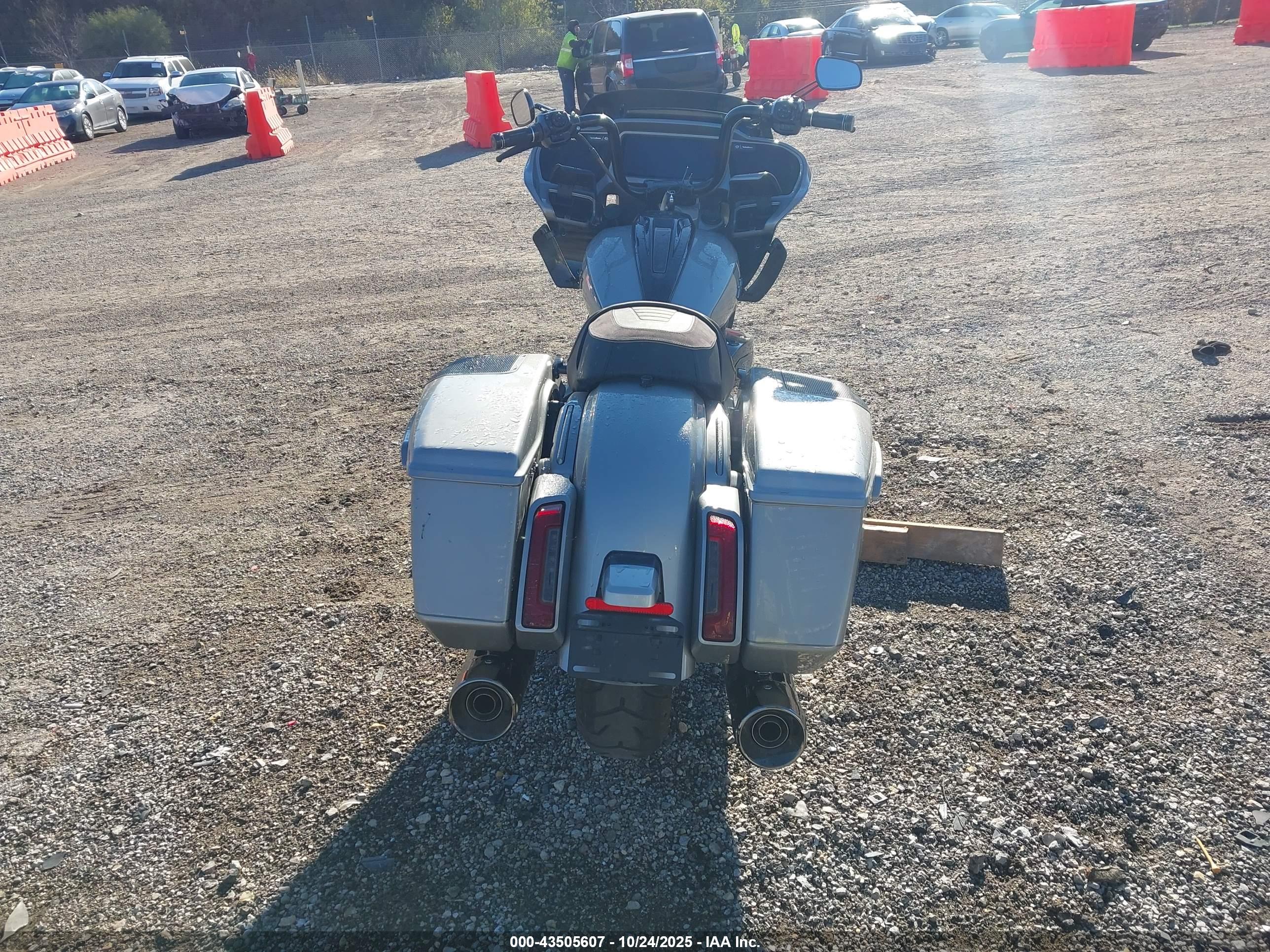 HARLEY-DAVIDSON FLTRXSE image 6