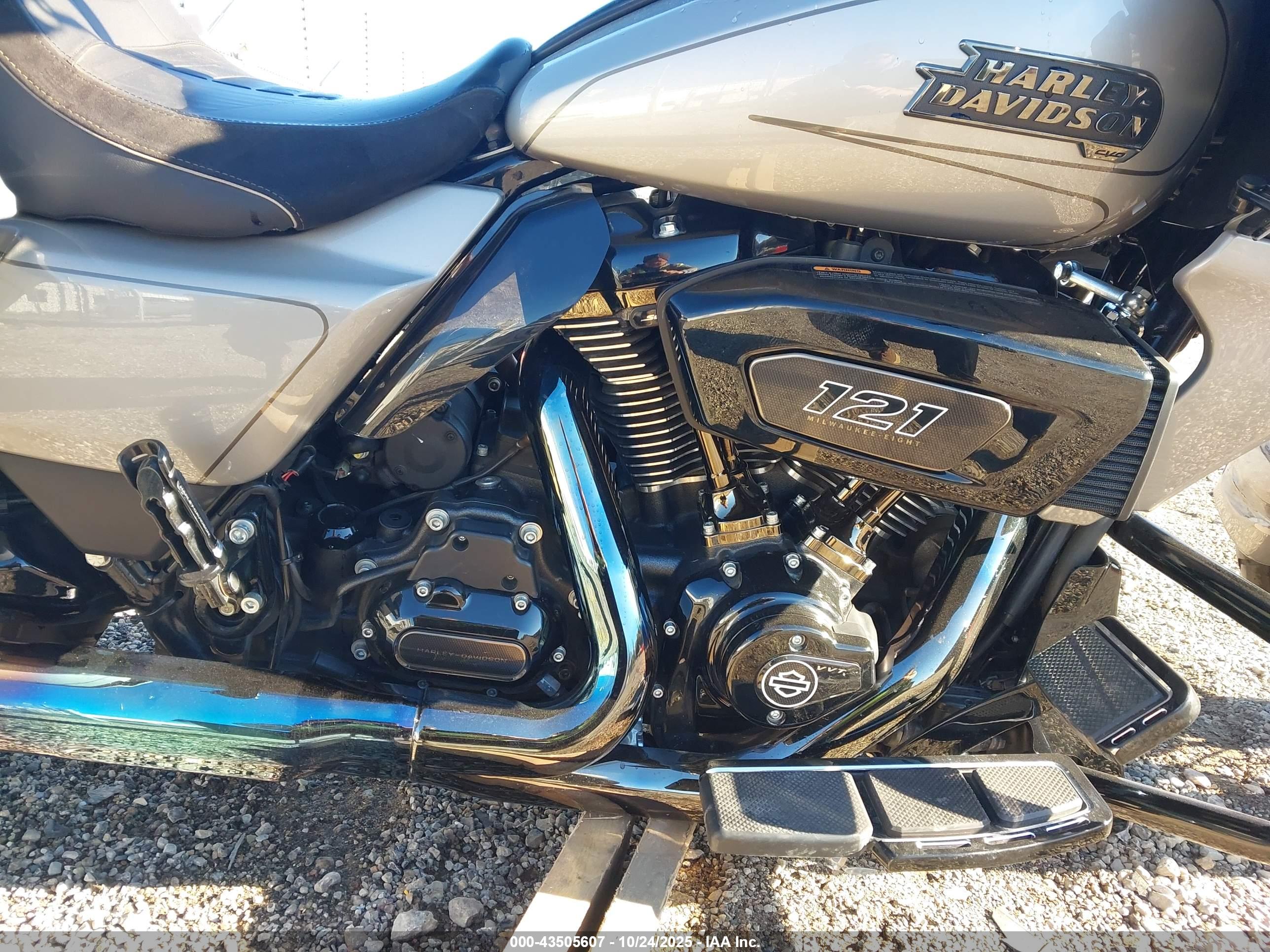 HARLEY-DAVIDSON FLTRXSE image 8