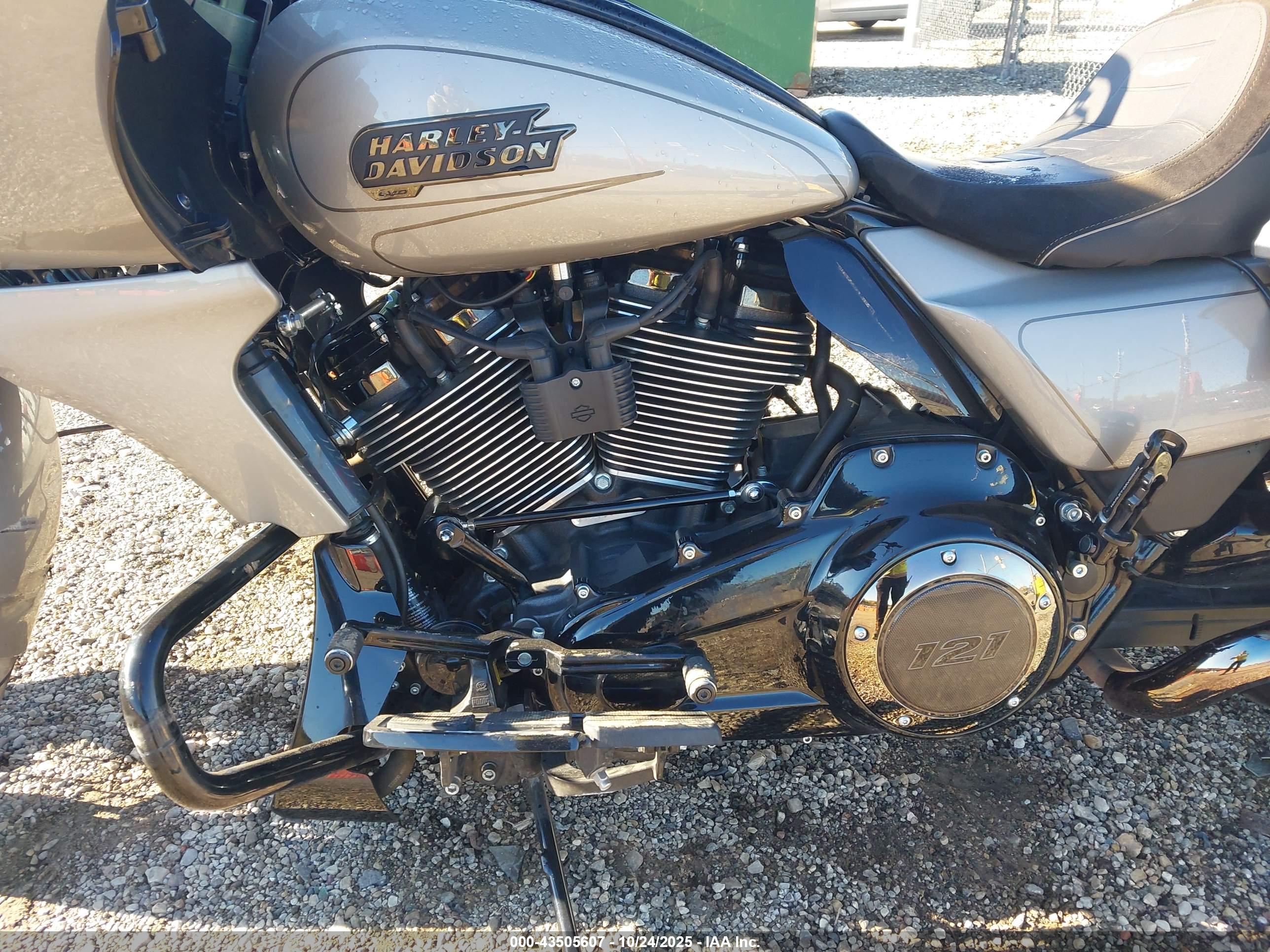 HARLEY-DAVIDSON FLTRXSE image 9
