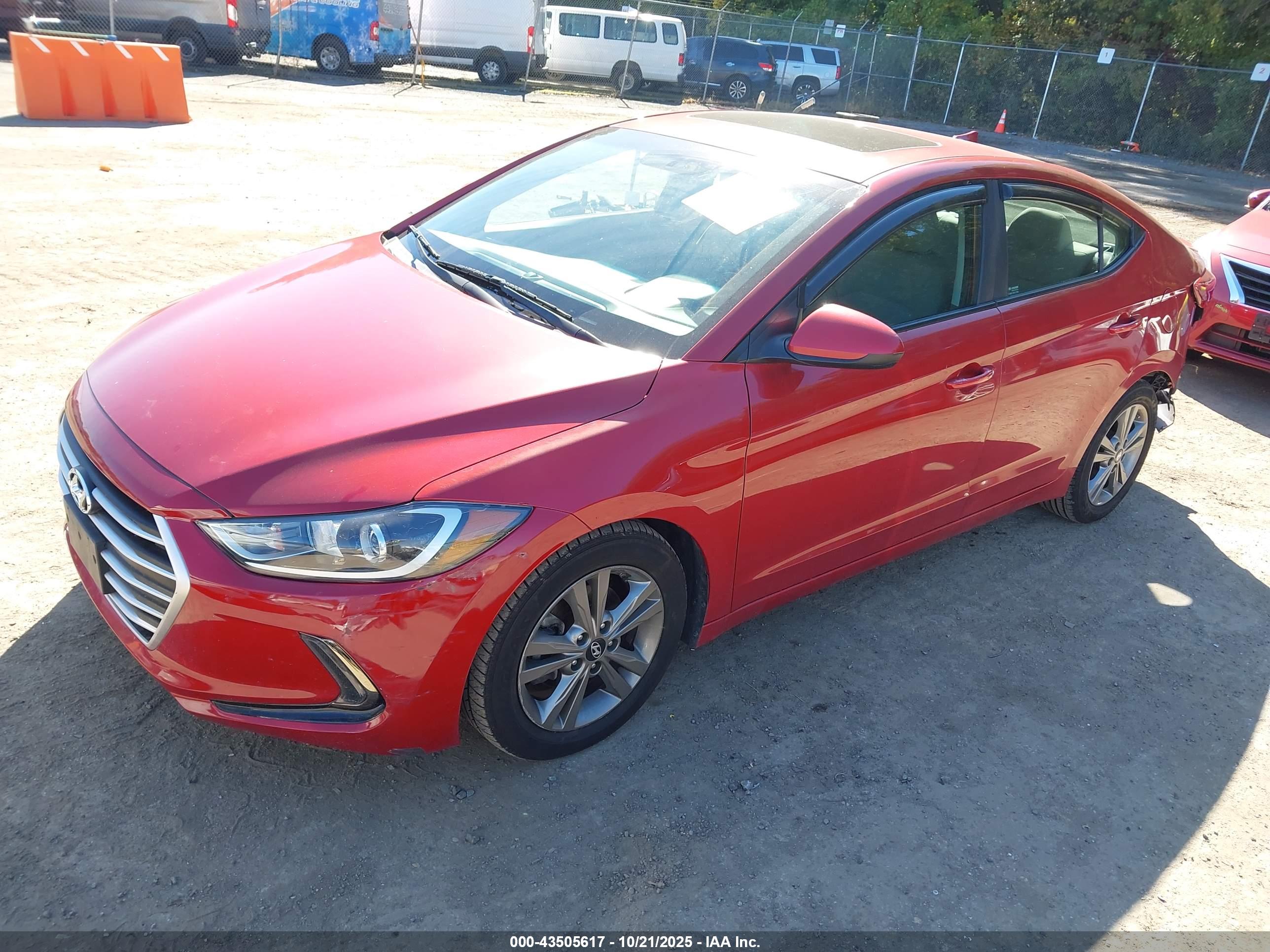 HYUNDAI ELANTRA image 2