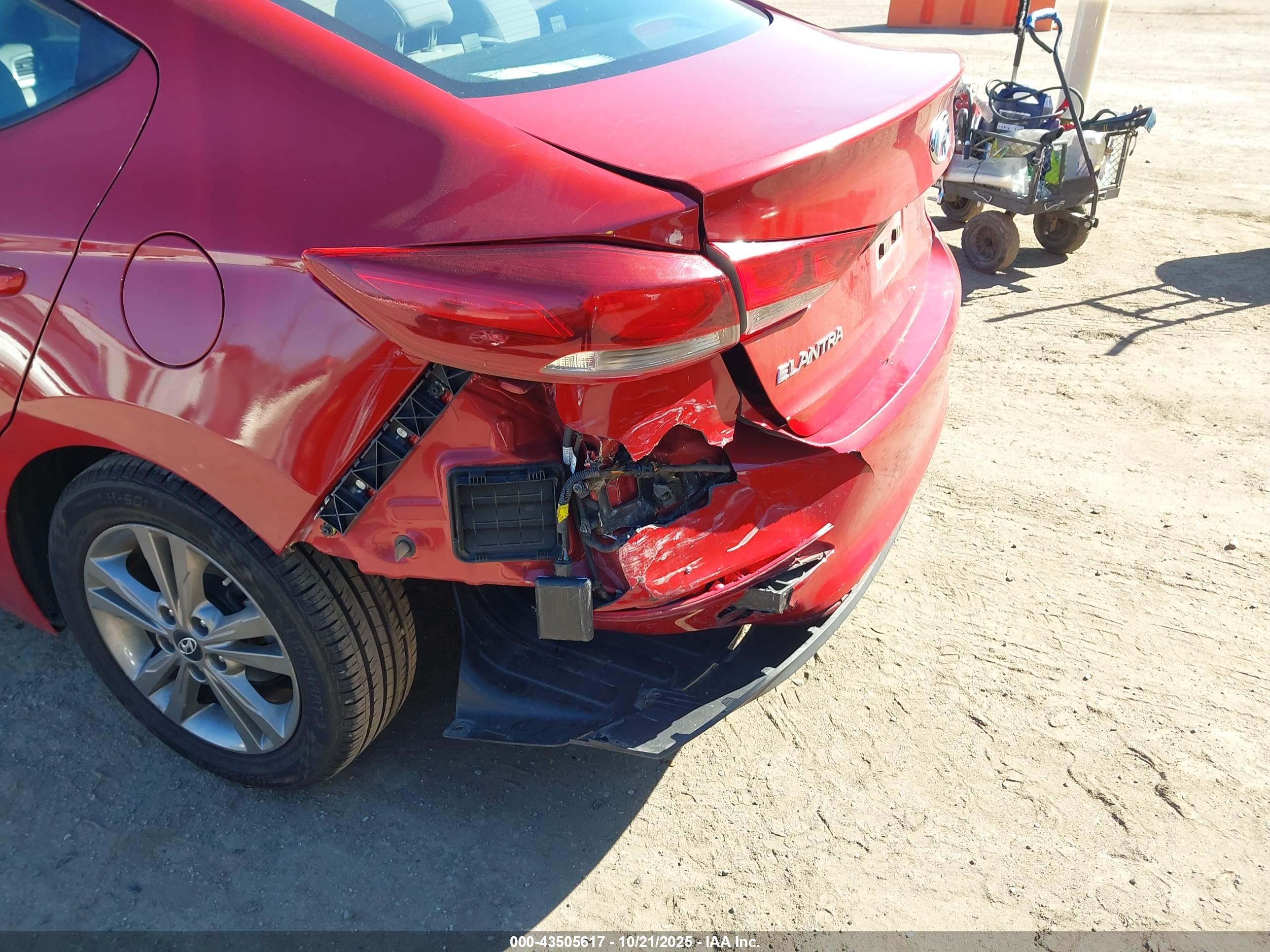HYUNDAI ELANTRA image 6