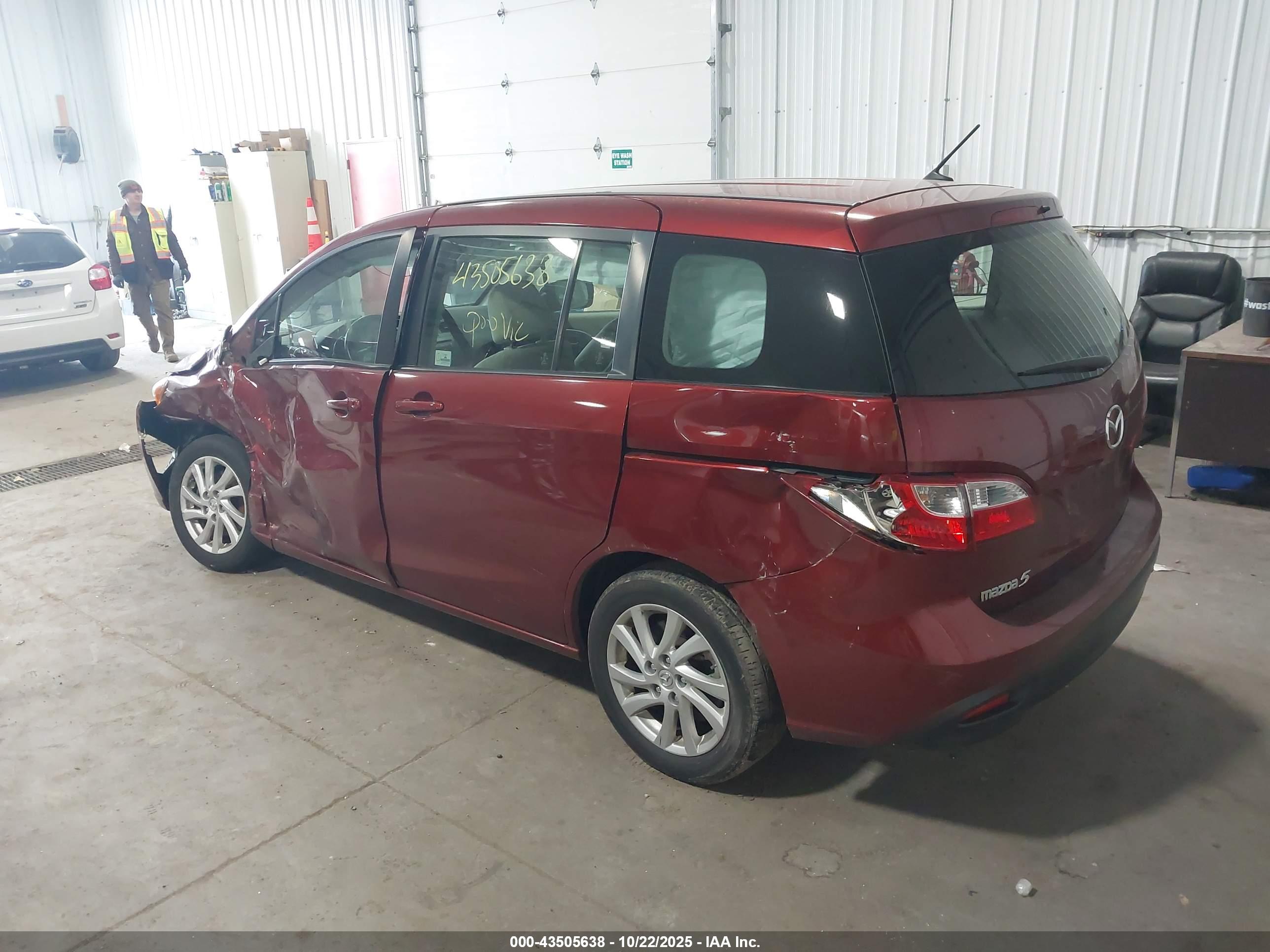 MAZDA MAZDA5 image 3