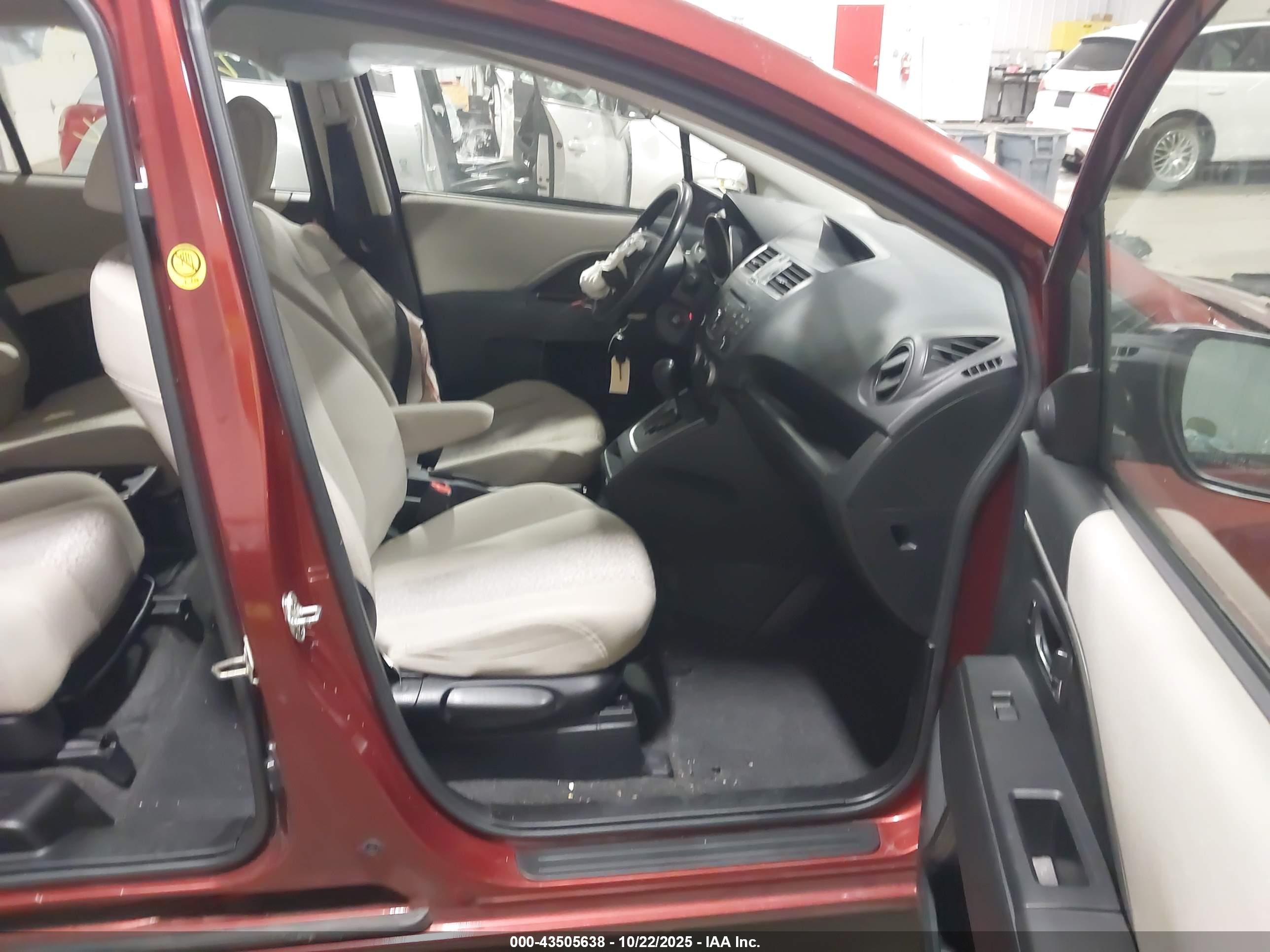 MAZDA MAZDA5 image 5