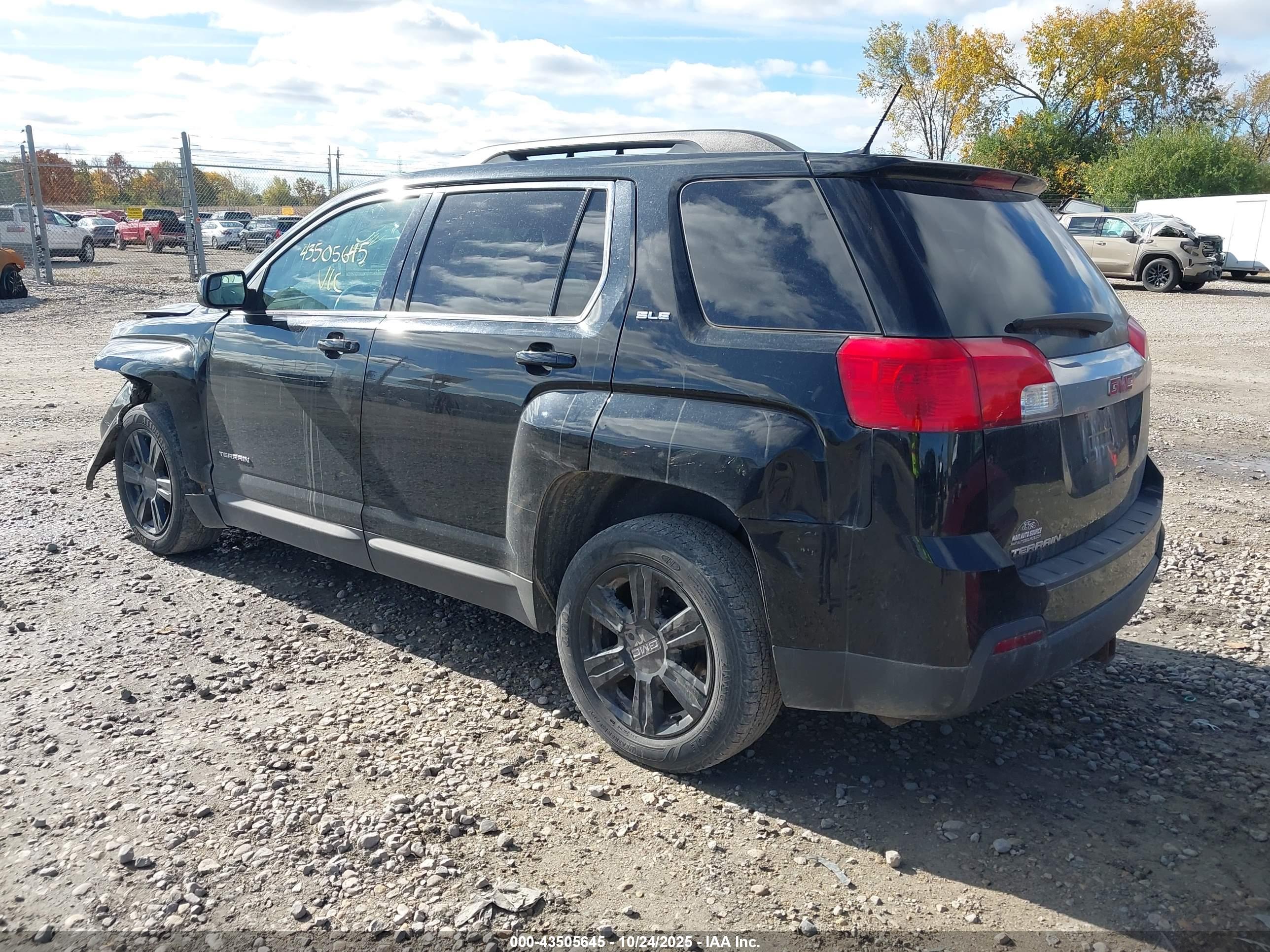 GMC TERRAIN image 3